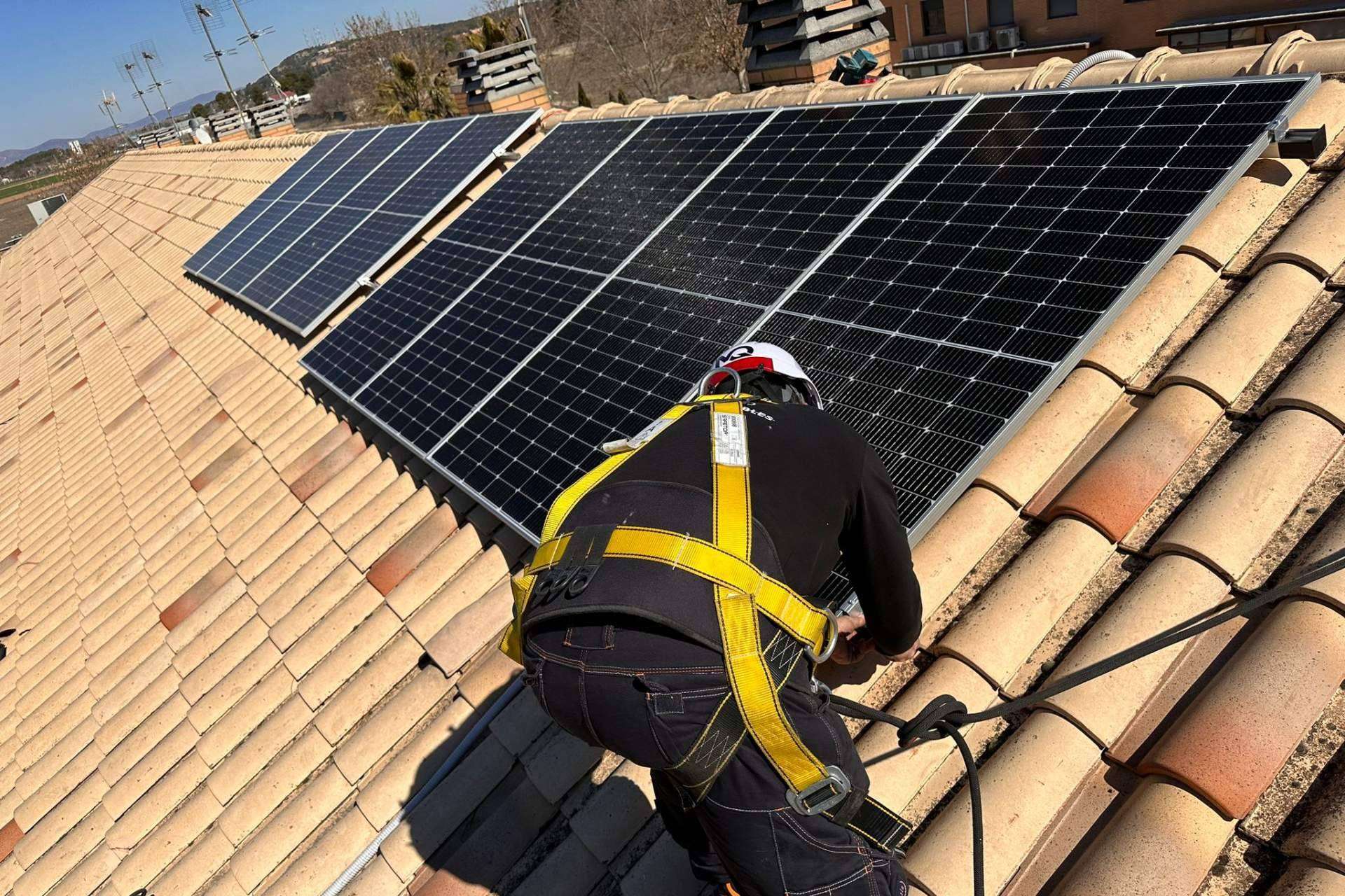 Grupo MQ, compañía especializada en contratar soluciones de alquiler solar
