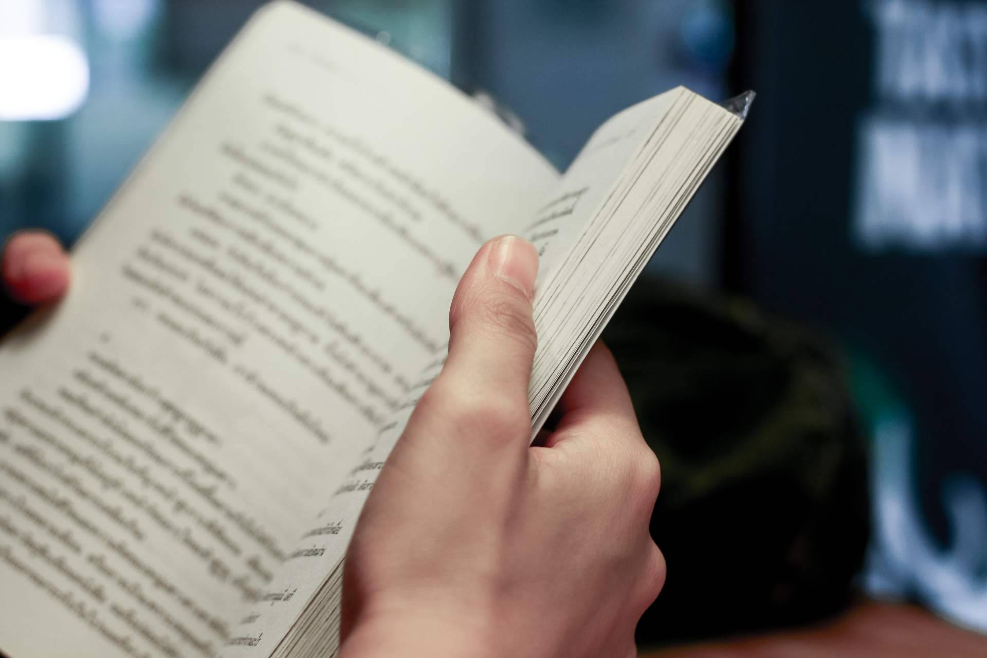El libro de Javier Ramos, El Mago, revela los secretos de las leyes del universo