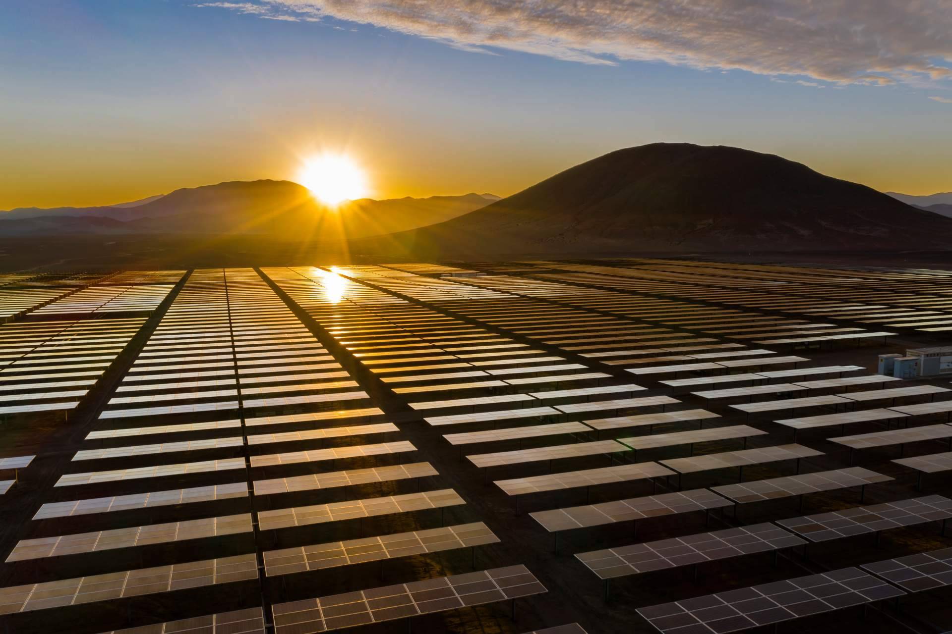 Aprovechar la energía solar fotovoltaica para generar electricidad con los paneles solares