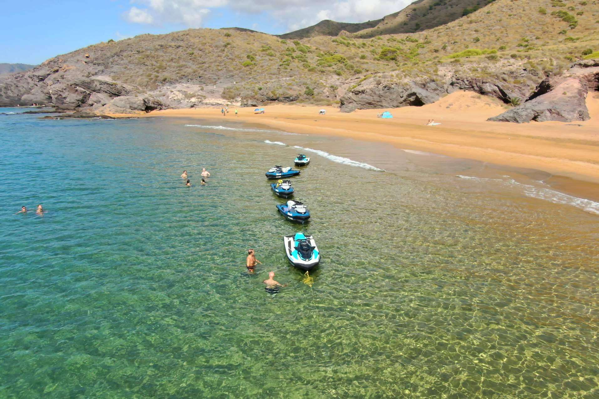 El origen y alquiler motos de agua en La Manga con Kalima Charter