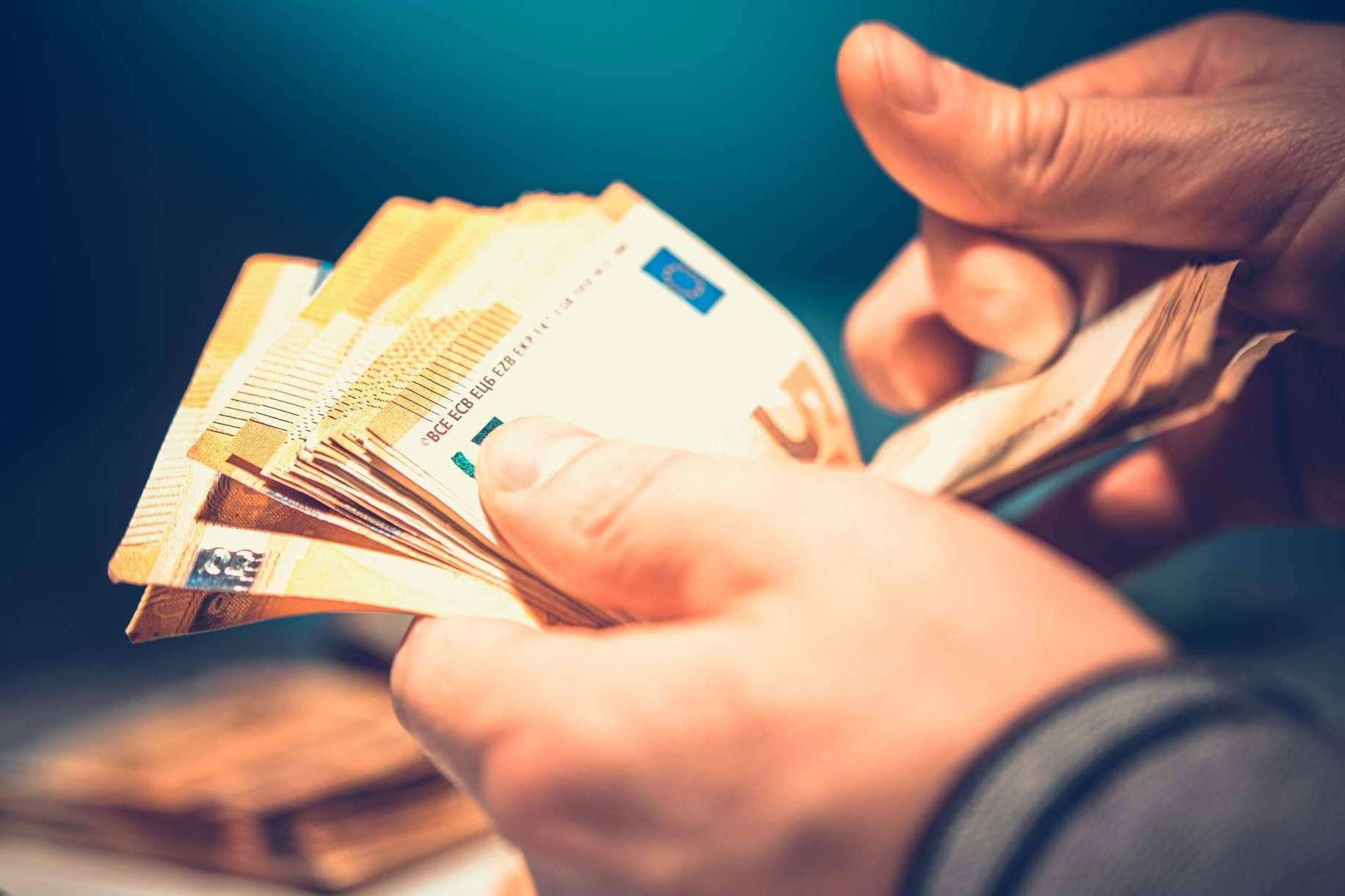 Servicios de detective para investigar el patrimonio real de una persona, de la mano de CTX Detectives Privados