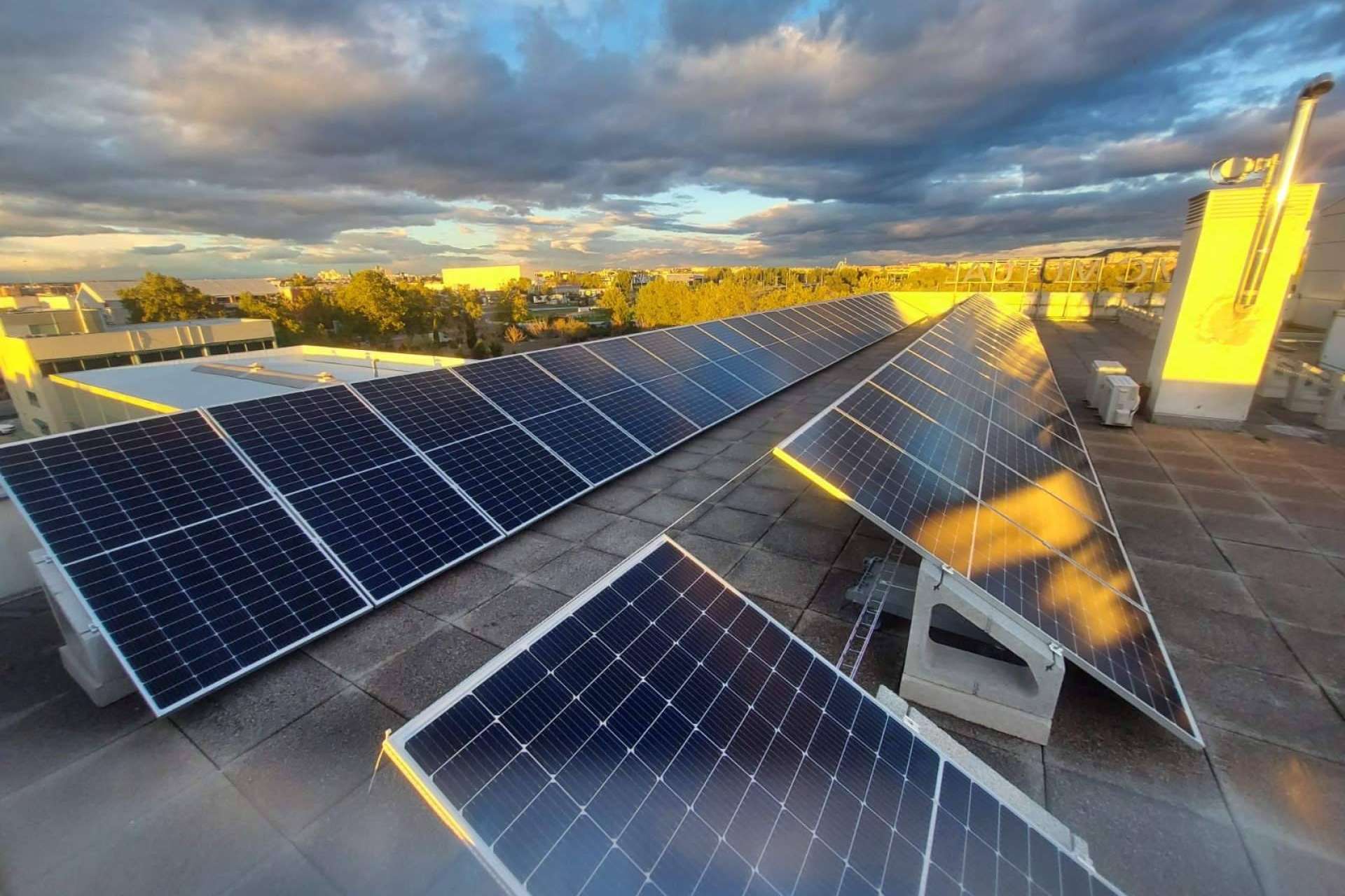 Instalación de paneles solares en viviendas unifamiliares, empresas y comunidades de la mano de CleanSun