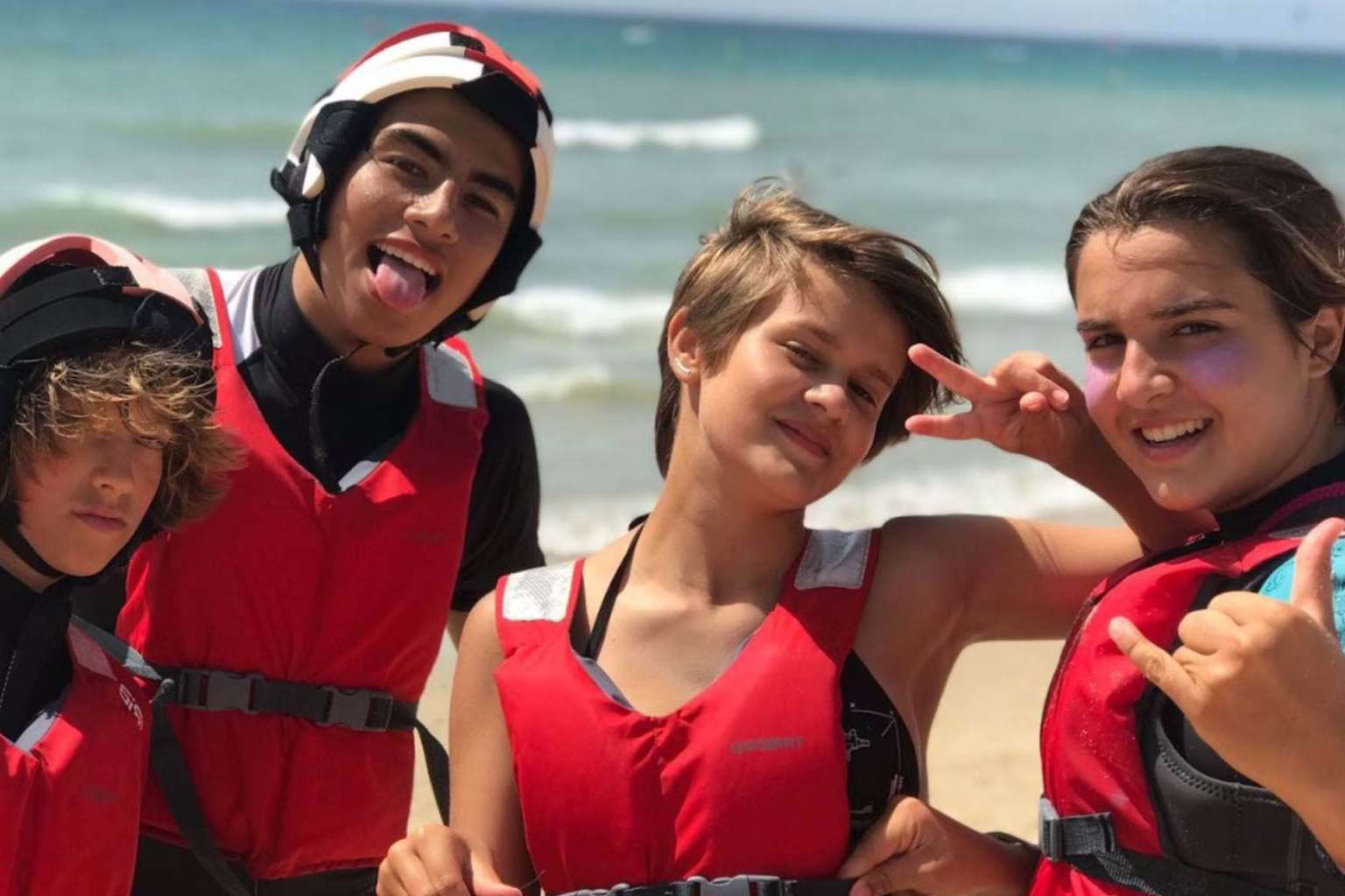 Tarifa Kitesurf Camp ofrece campamentos de verano para adolescentes en la playa de Tarifa