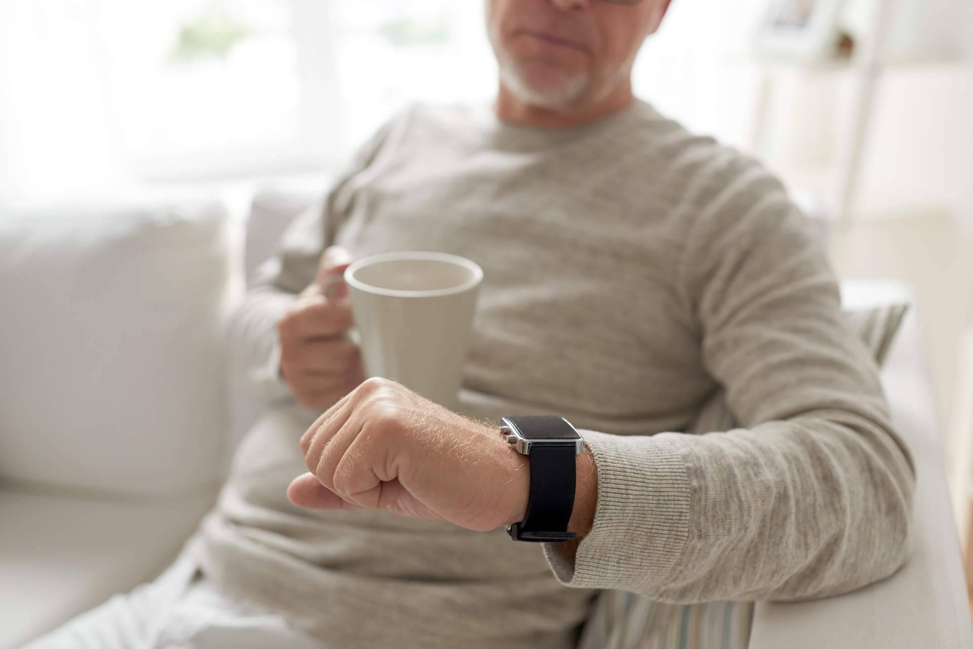 Conseguir un reloj localizador para personas dependientes, de la mano de Tracmi