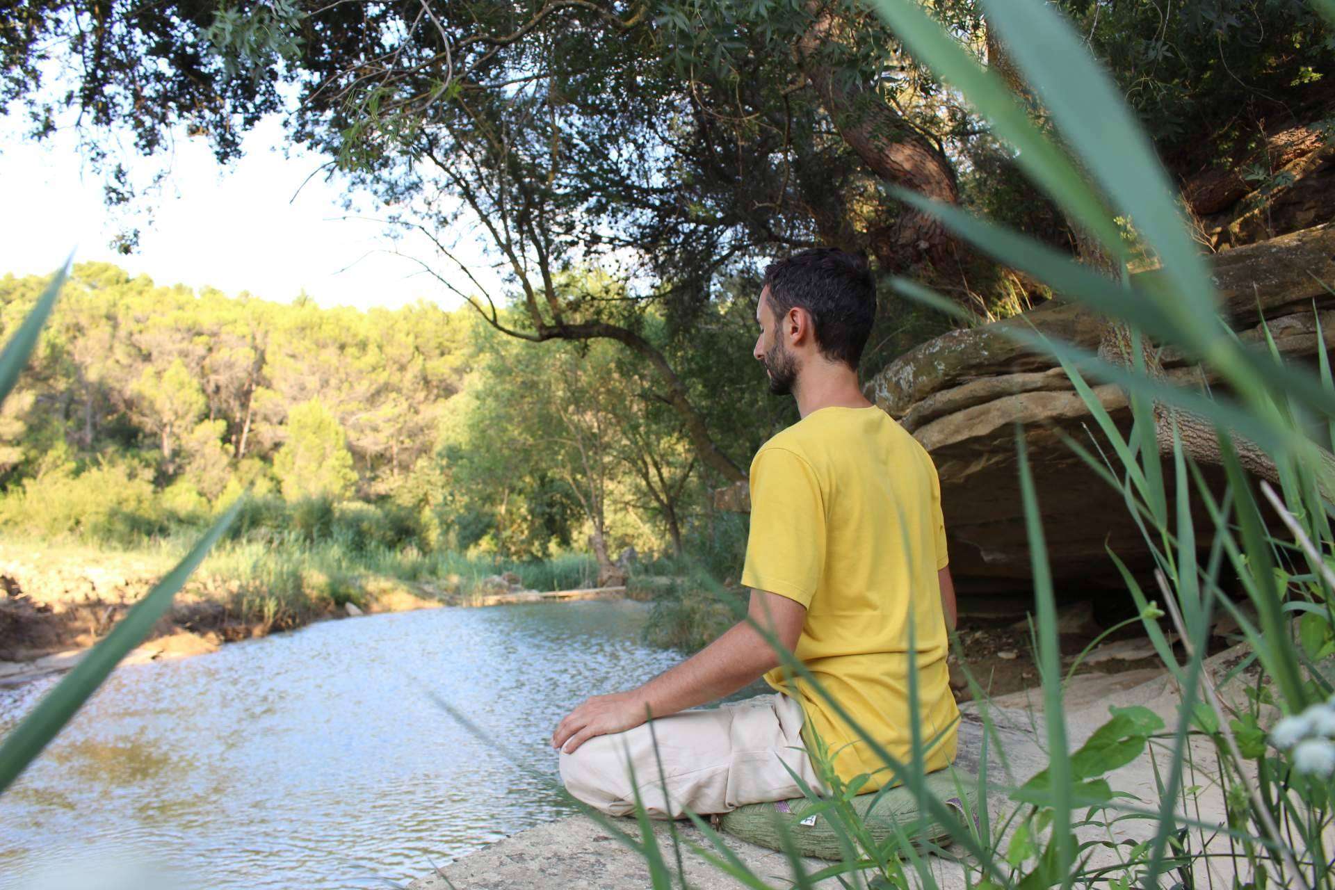¿Dónde encontrar retiros intensivos de yoga? Escuela Mahashakti