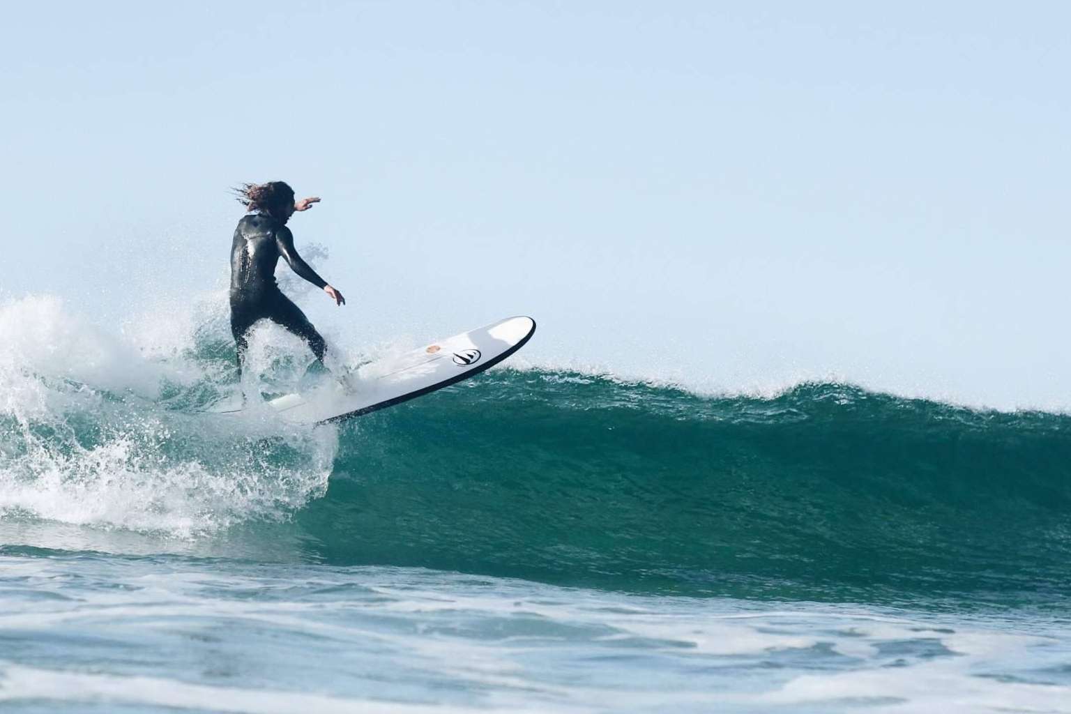 ¿Cómo elegir la tabla de surf adecuada para comenzar en el mundo del surf?