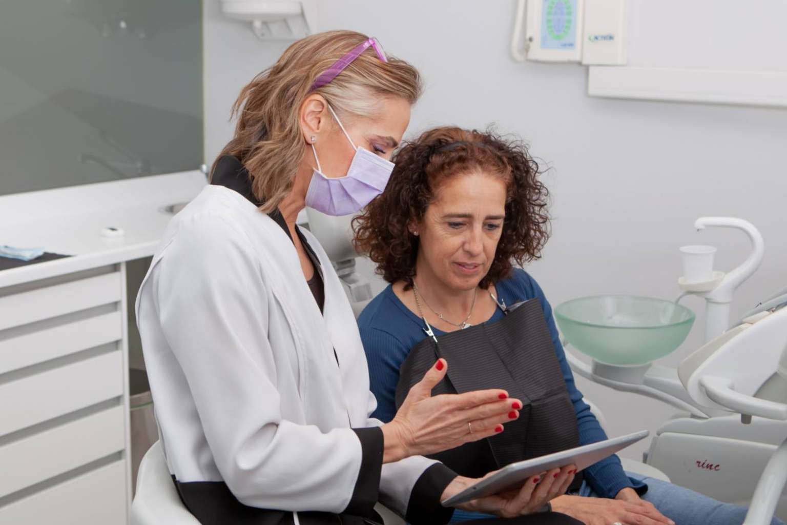 La técnica Invisalign en la clínica dental CRISTINA VIYUELA + CO lleva ya más de 2.000 casos de éxito
