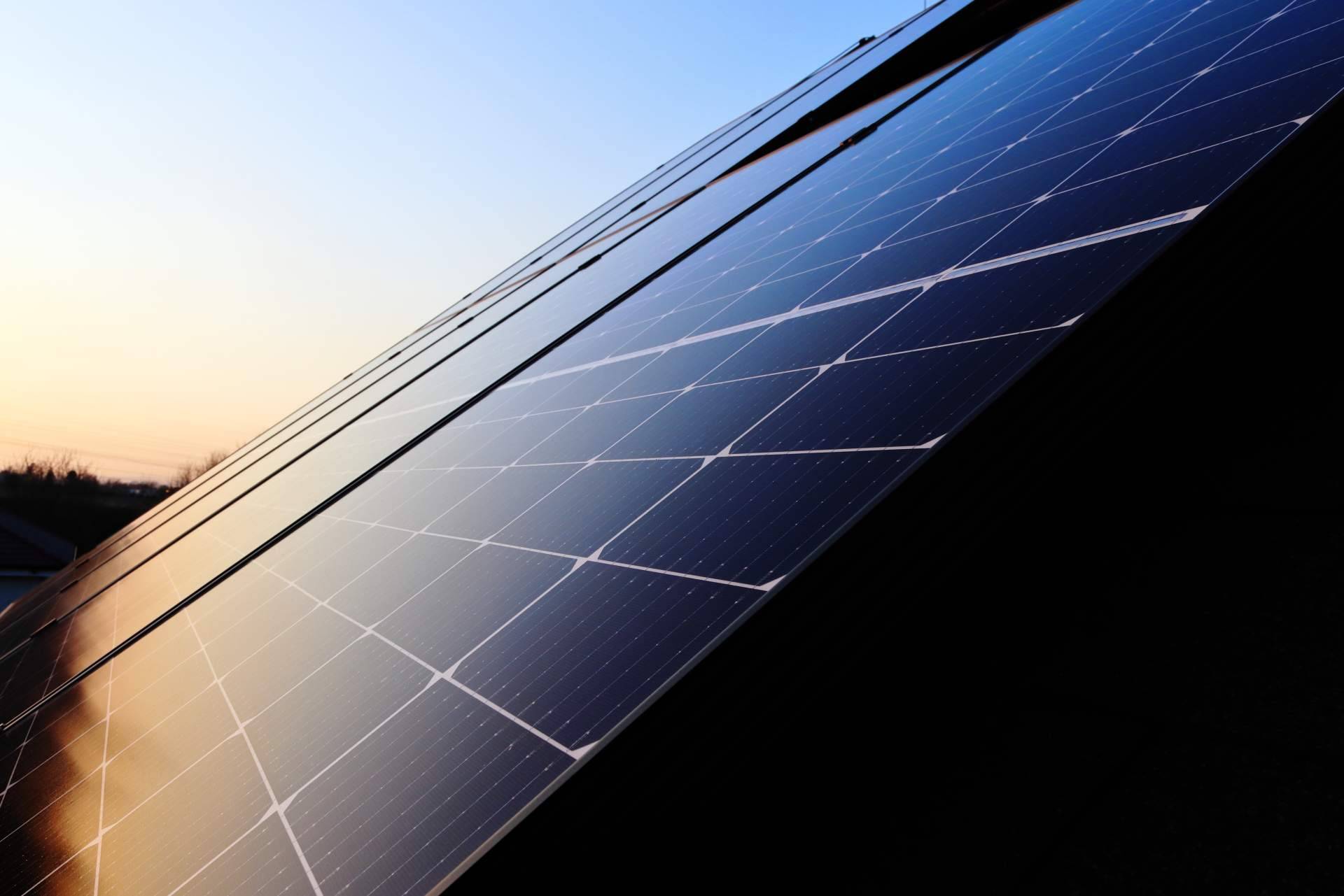 Las ventajas de instalar paneles fotovoltaicos con Silithium