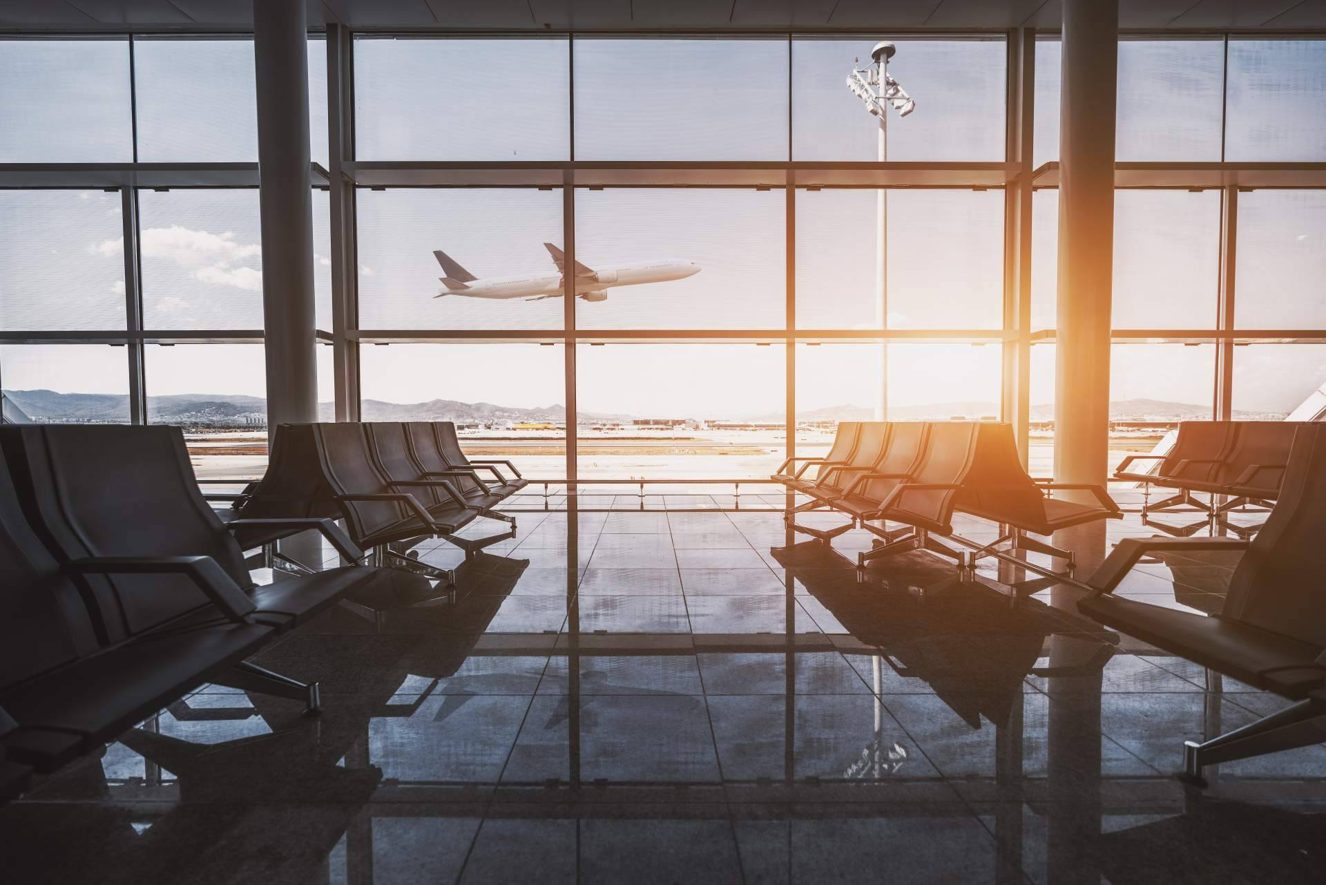 Indemnización de más de 5600 € para una familia madrileña al reclamar el retraso de su vuelo y pérdida de equipaje