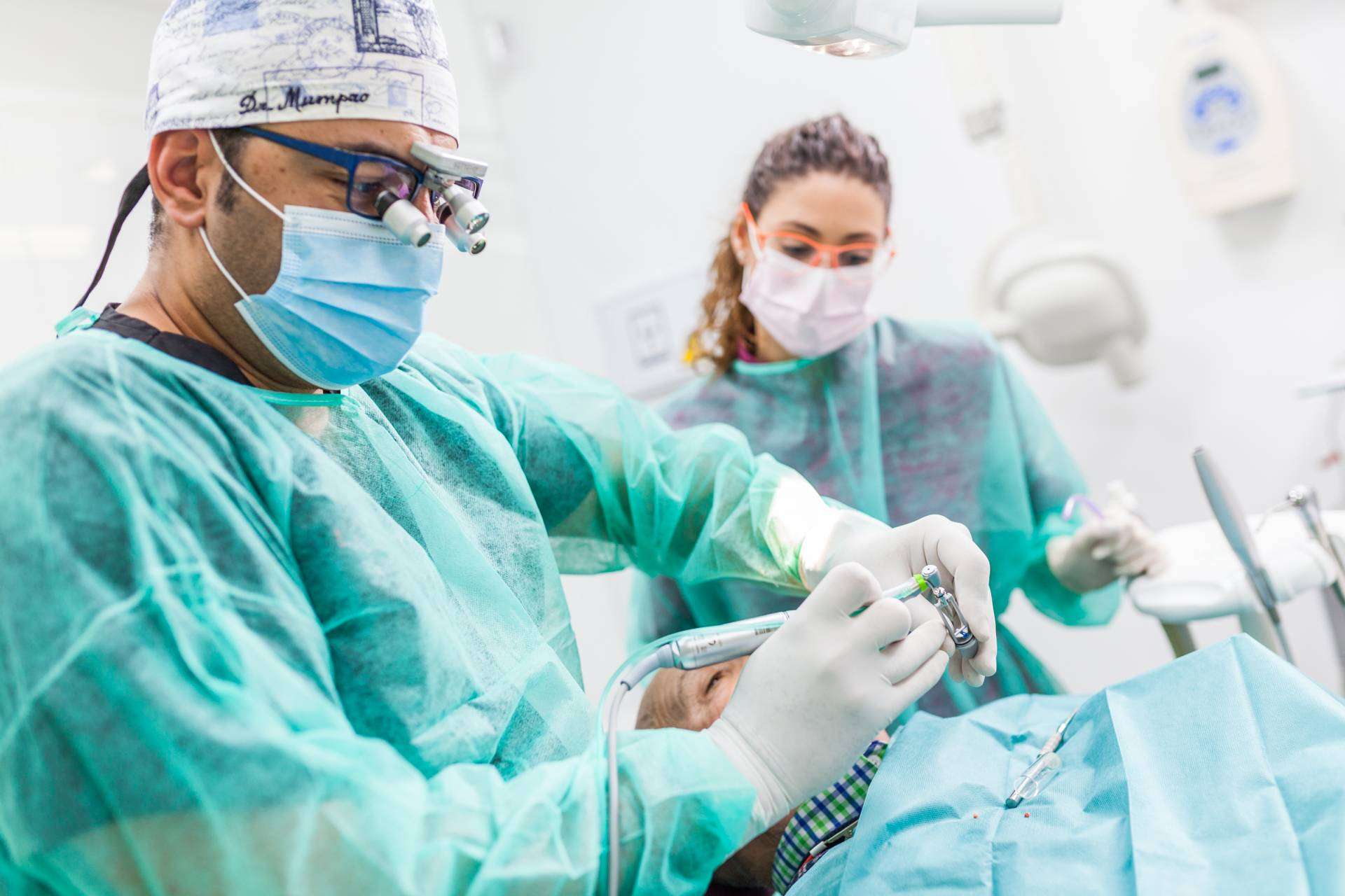 Tratamientos de ortodoncia invisible en Dental Implantologie