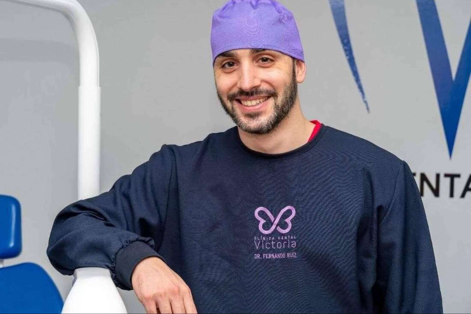 Las ventajas de los implantes dentales, de la mano de Clínica Dental Victoria