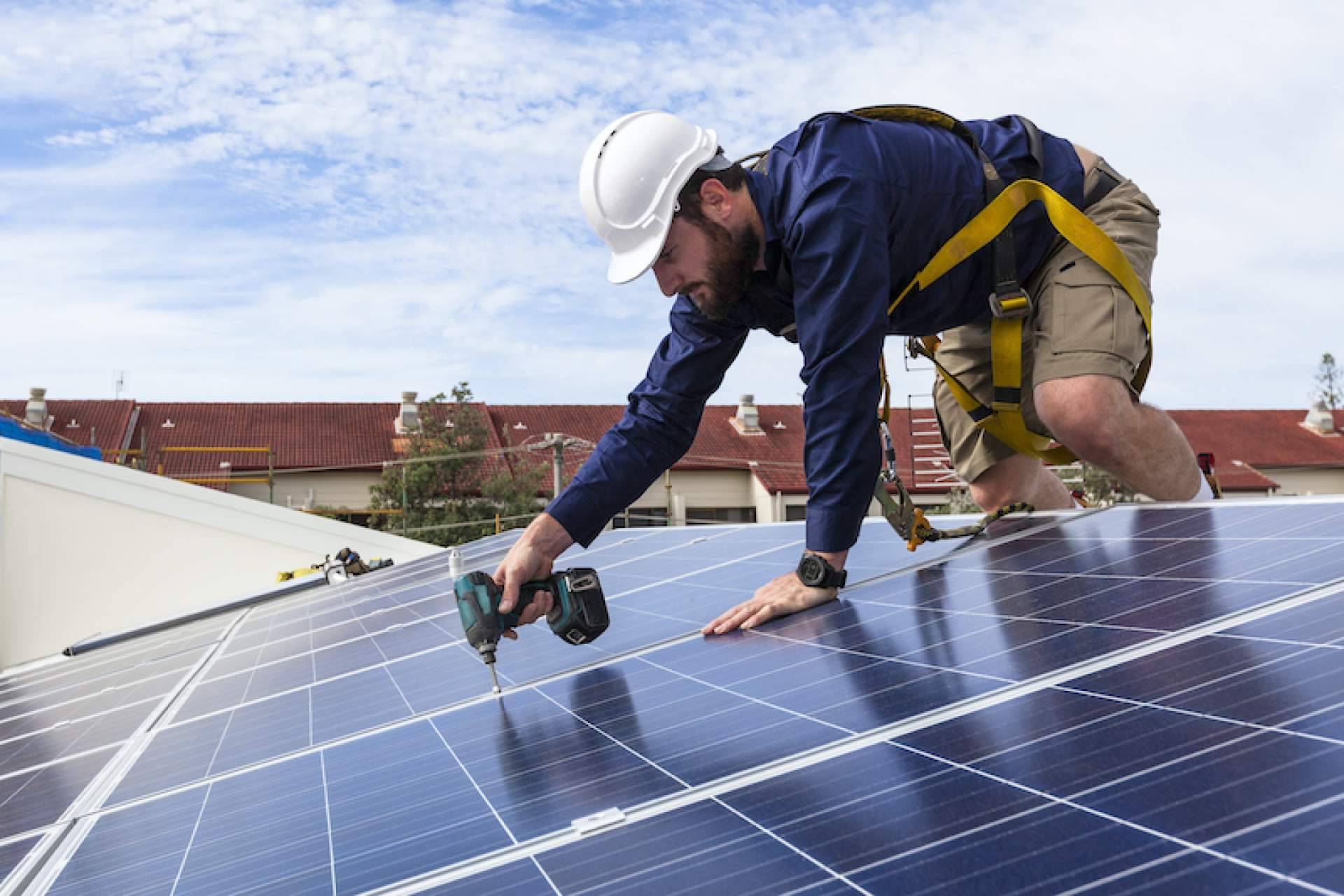 Instaladores de placas solares profesionales a buen precio, con Soletec