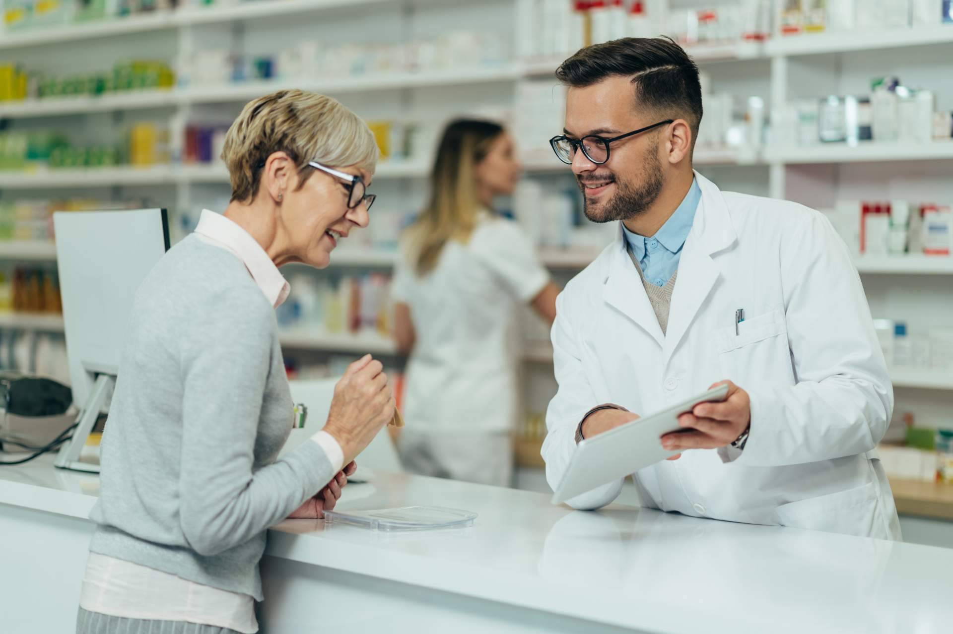 Todo lo que se necesita saber y nadie cuenta para trabajar en el mostrador de una farmacia