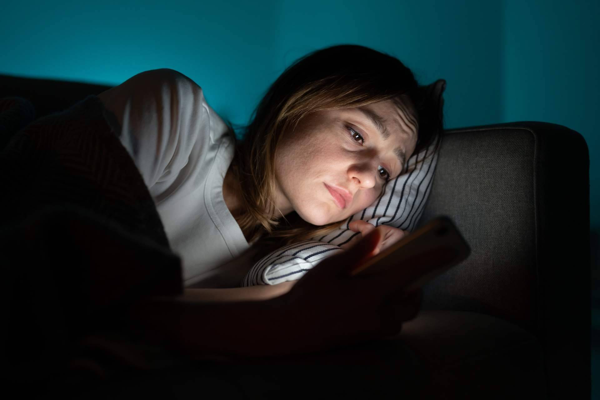 ¿Qué es la ansiedad social y cómo tratarla?