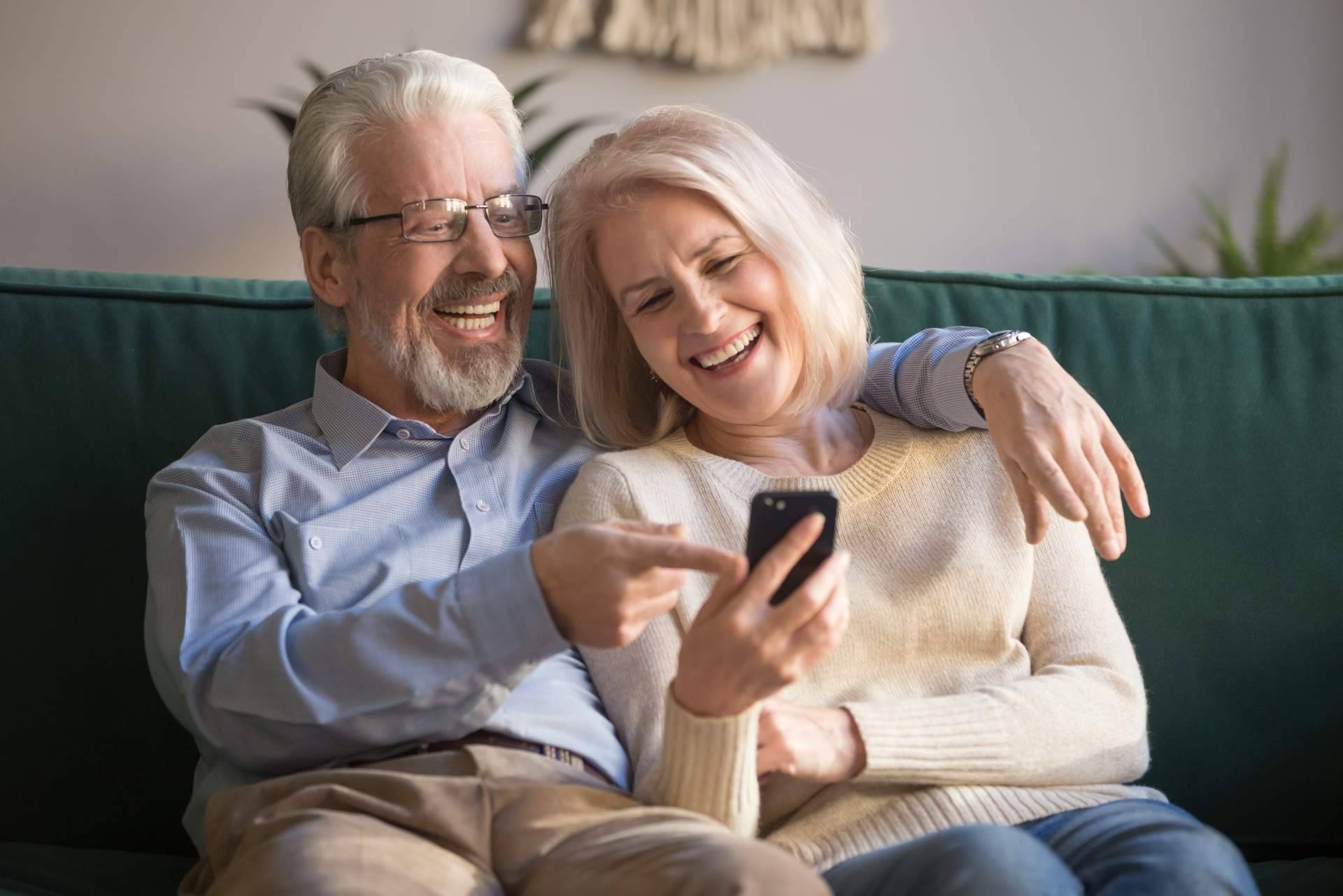 OROC Fibra y Móvil reactiva sus tarifas familiares para compartir datos en el Día del Abuelo