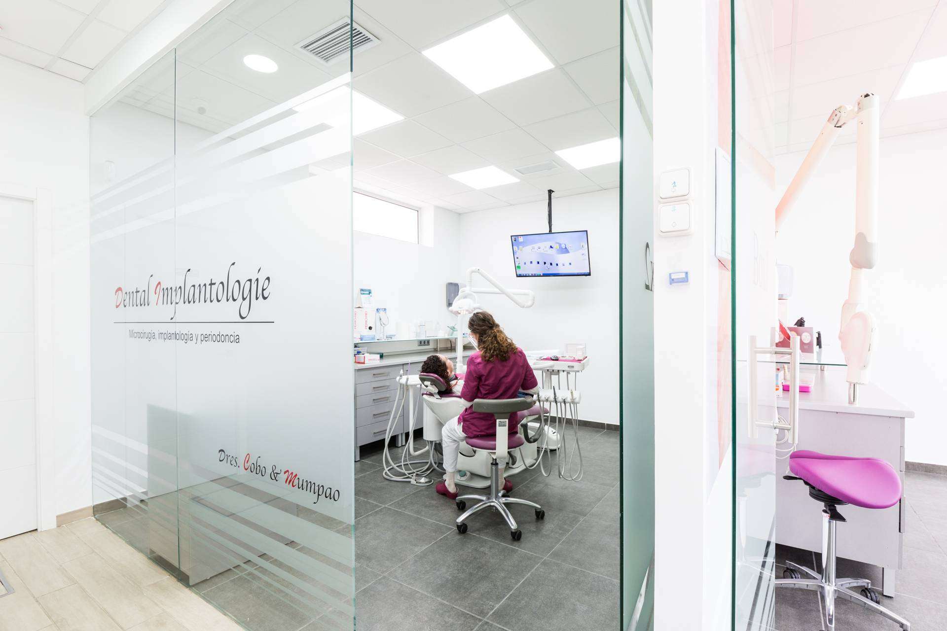 Dental Implantologie acerca de qué es la odontopediatría y los servicios que brinda a los más pequeños