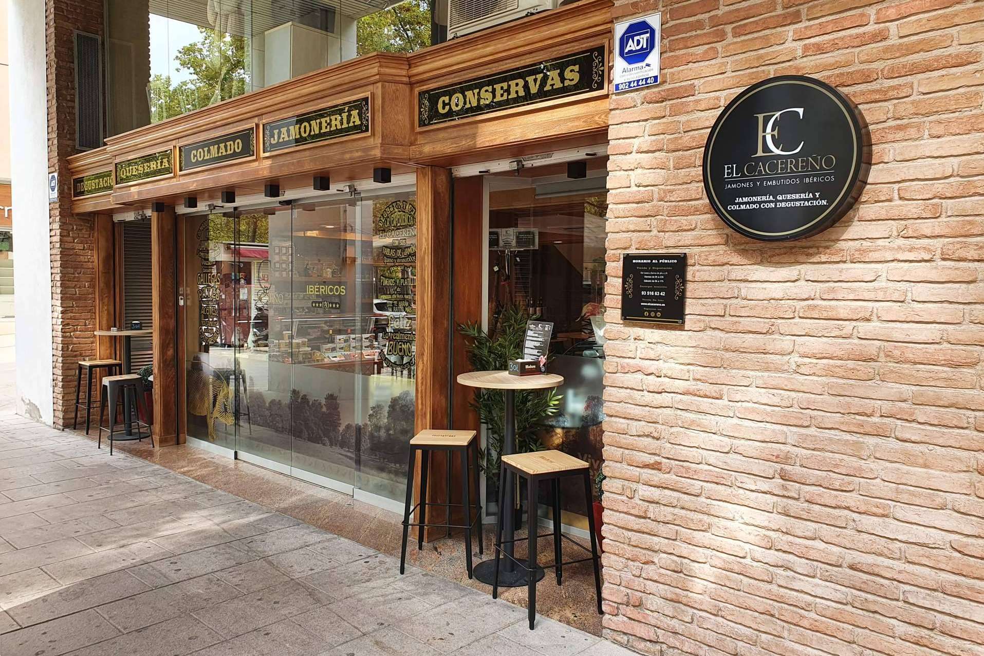 Posicionado entre los mejores locales Hosteleros de Barcelona, se destaca El Cacereño