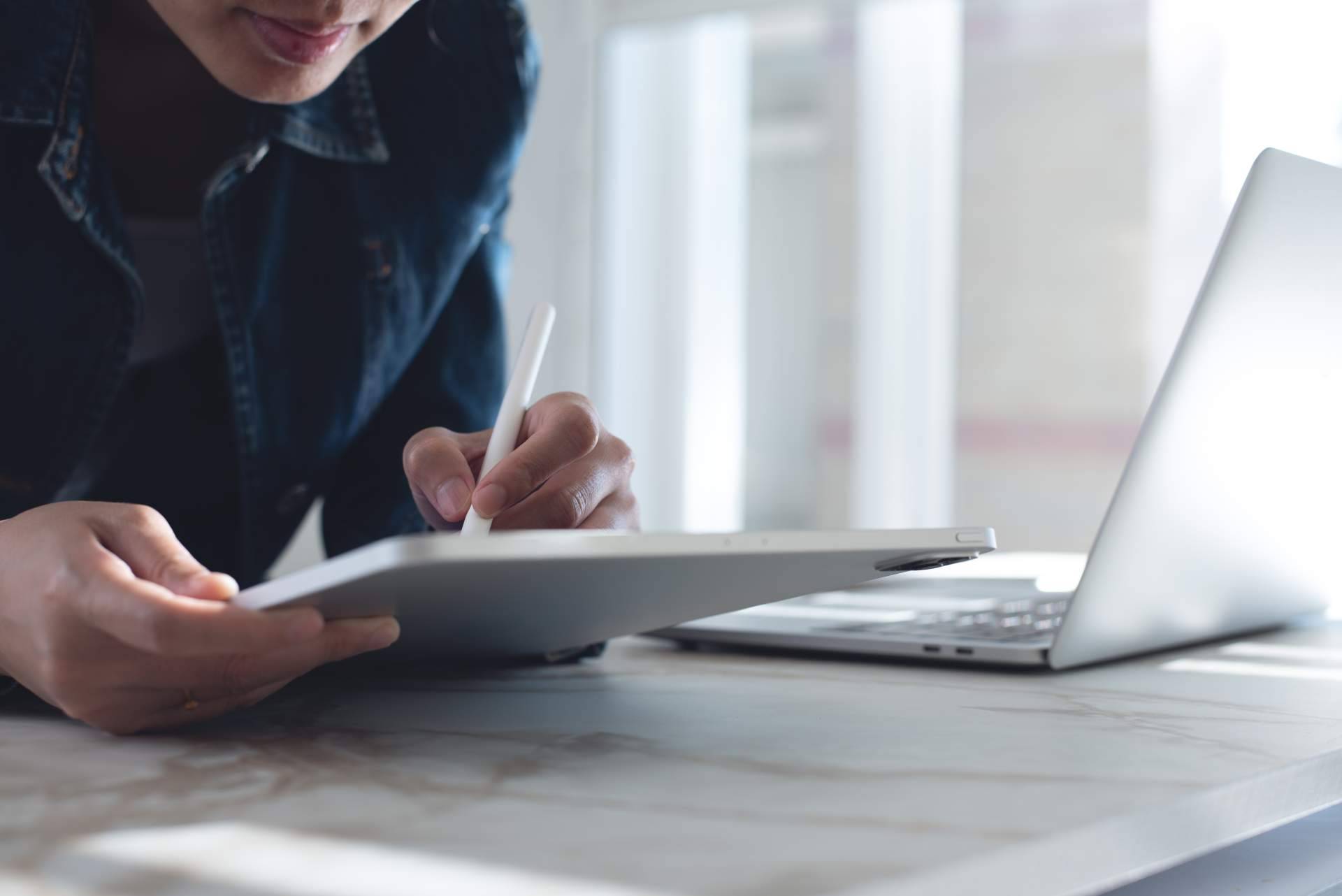 ¿Se busca a alguien que ayude, asesore, intermedie y ejecute el Kit Digital? ATTOMO Digital ayuda a acceder a la subvención para digitalizar un negocio