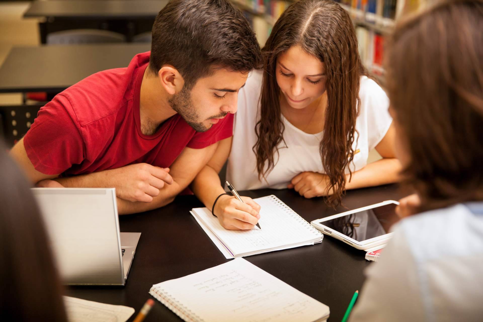 ¿Cómo estudiar para un examen? Los consejos de Escuela de la Memoria