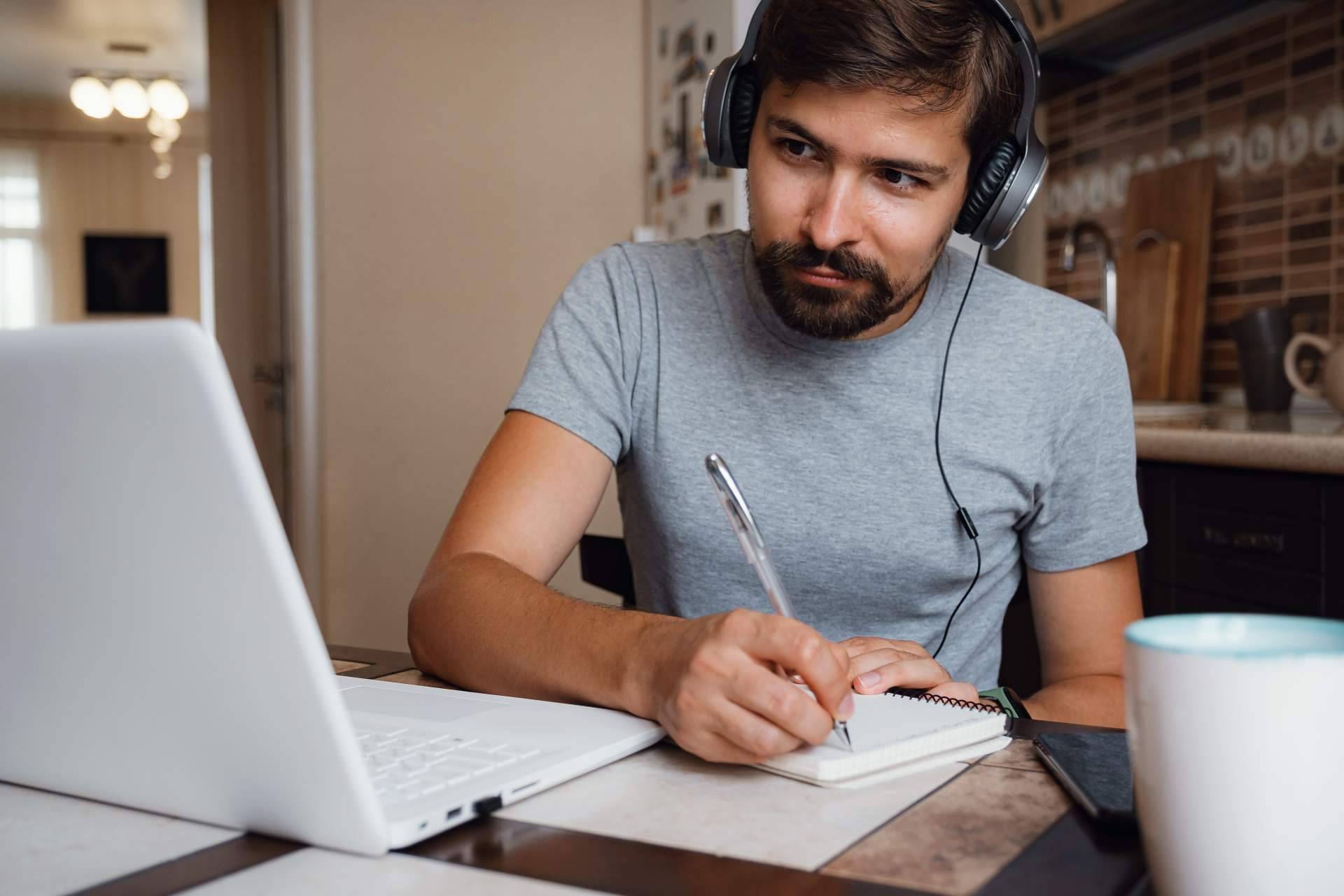 Tarifas de fibra y móvil económicas y potentes para la vuelta al cole, con OROC