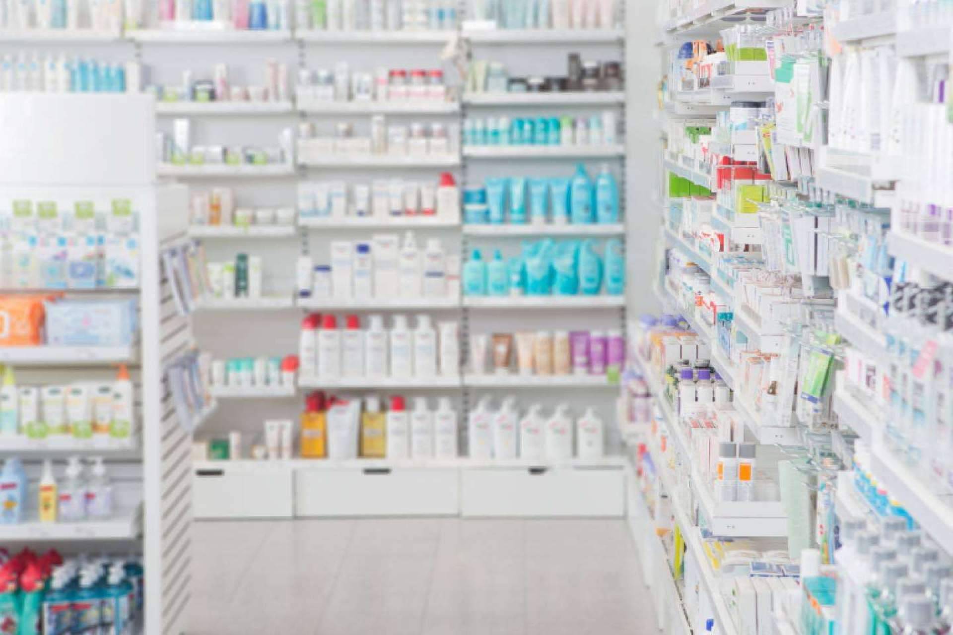Factores a considerar antes de comprar una farmacia en Madrid, según Urbagesa Farmacias