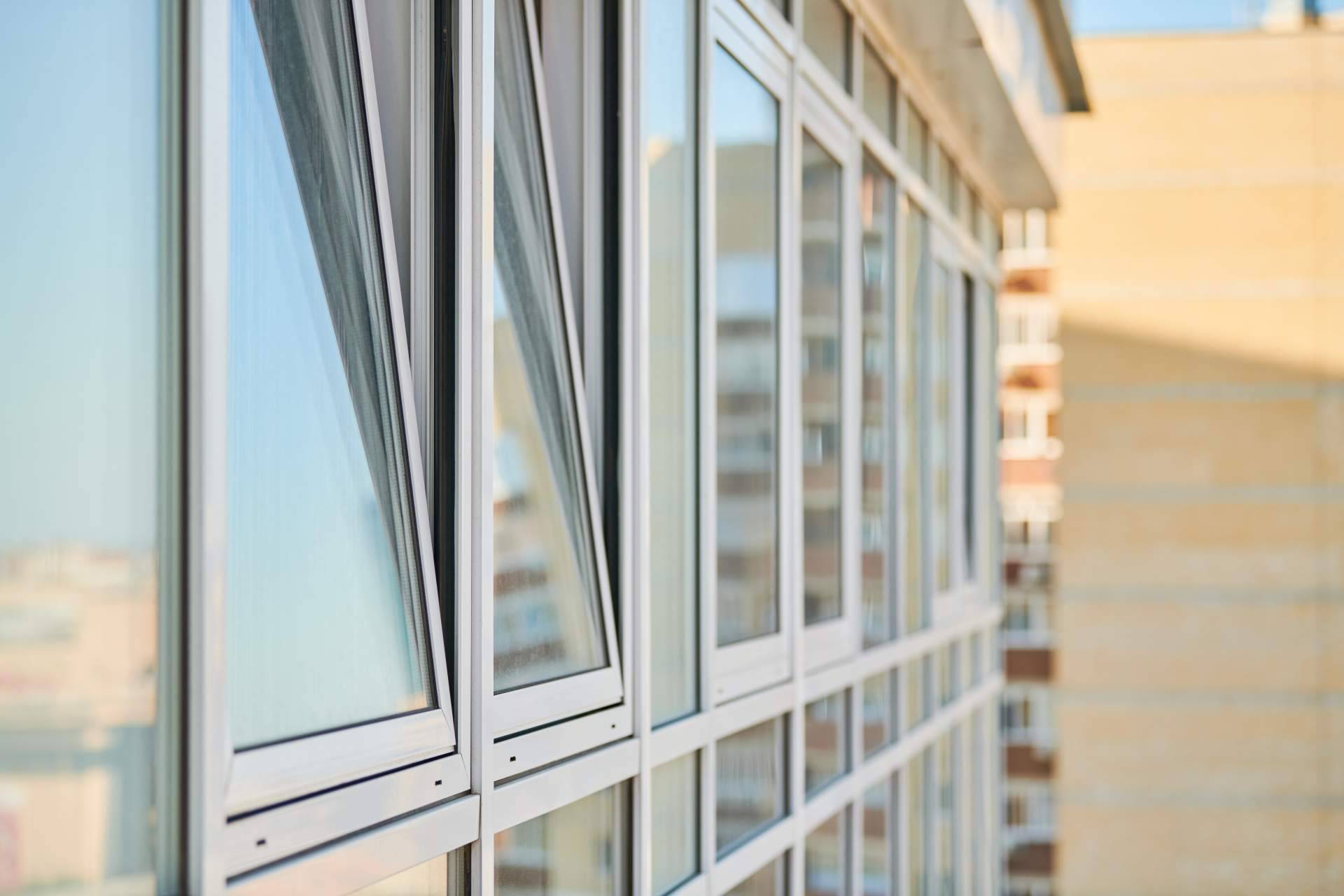 Renovar el hogar con puertas y ventanas exteriores de PVC disponibles en FácilReformas