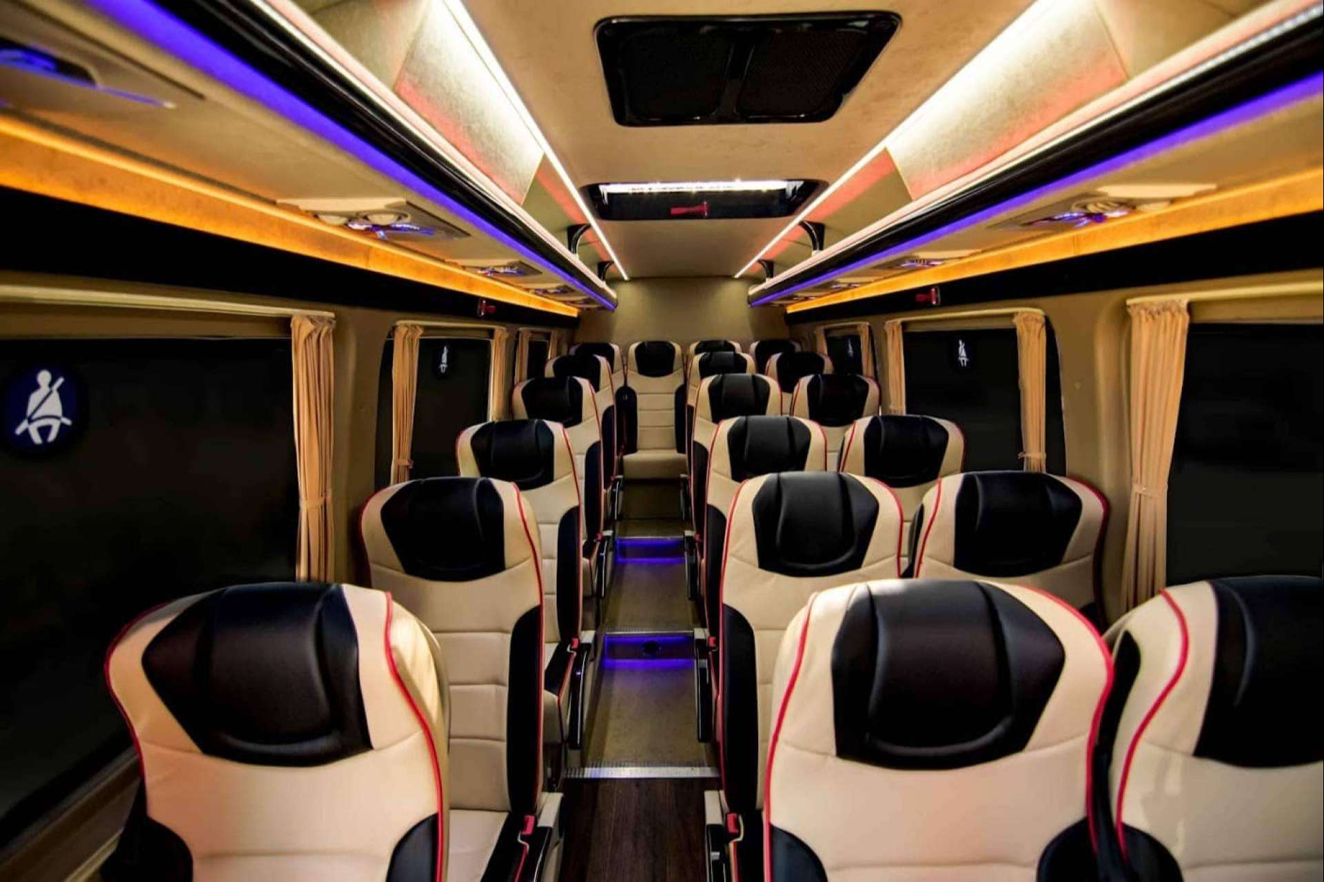 Las ventajas de alquilar minibús, con Torres Bus