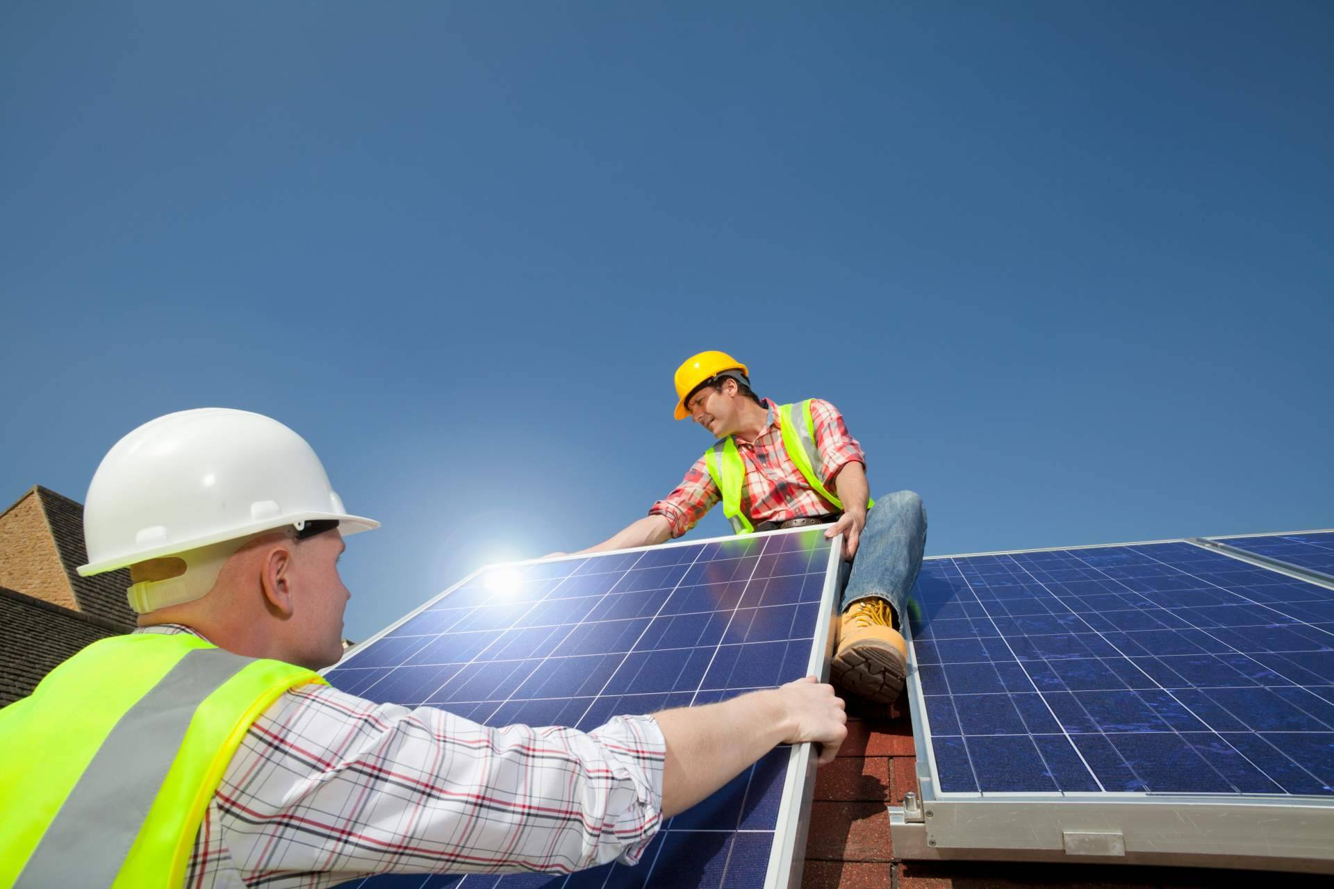 Made In Málaga y PESYR I+D, cuenta con profesionales expertos en fotovoltaica y ahorro de energía