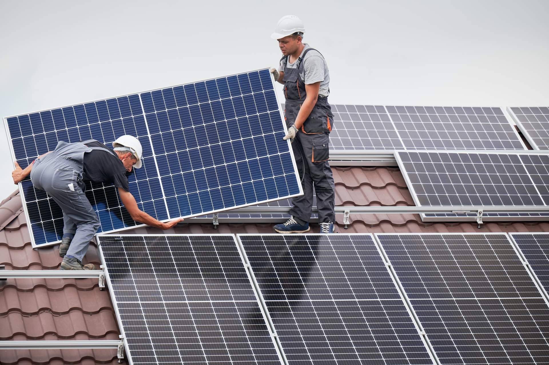 Ventajas de la aerotermia y placas solares