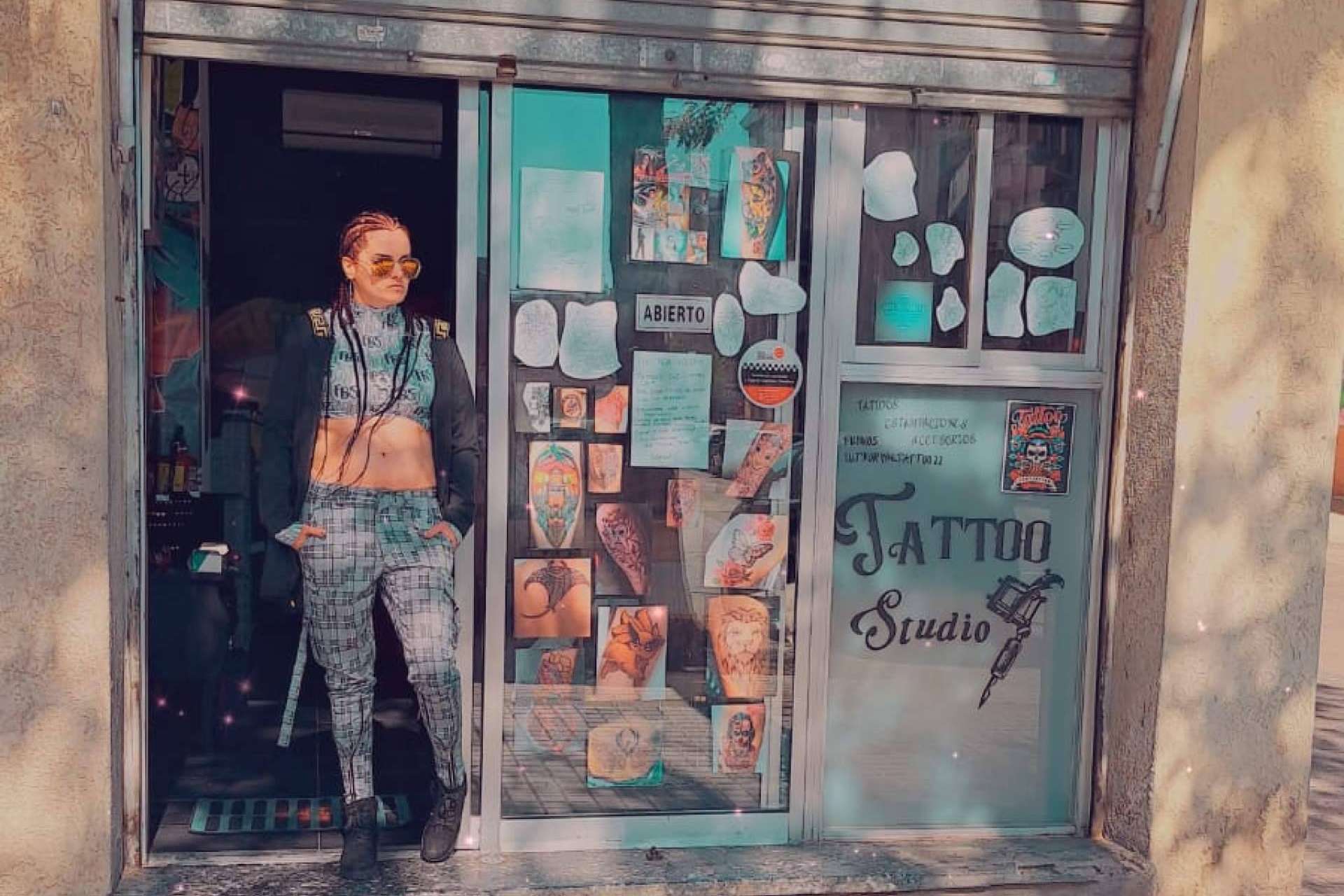 Luisi Coimbra pasa del arte actoral al tatuaje