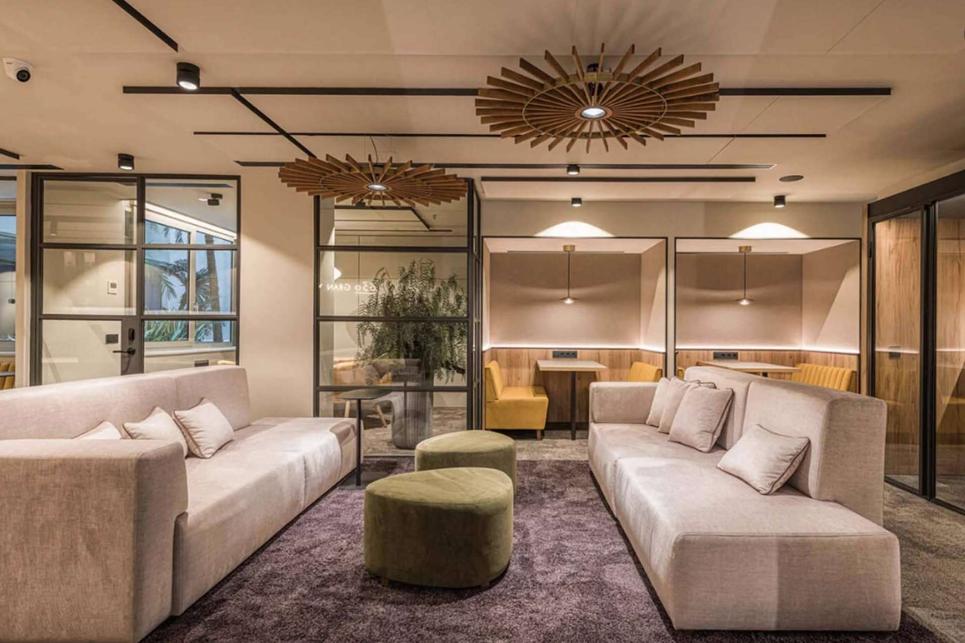 Impulsar el bienestar y la productividad mediante el interiorismo de oficinas