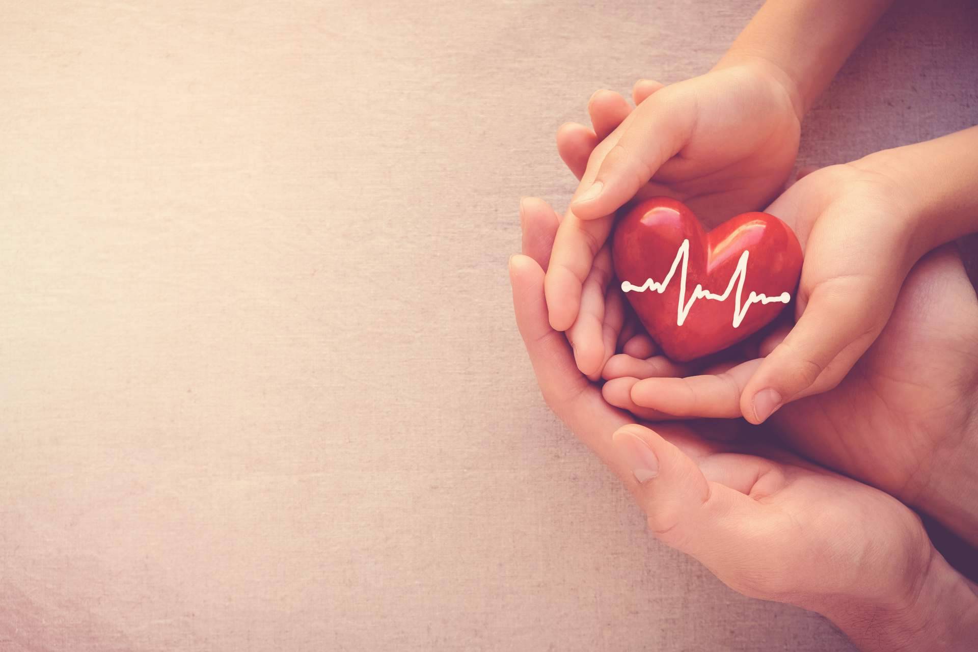 Contratar un seguro de salud Adeslas de la mano de Paradigma XIII Mediación
