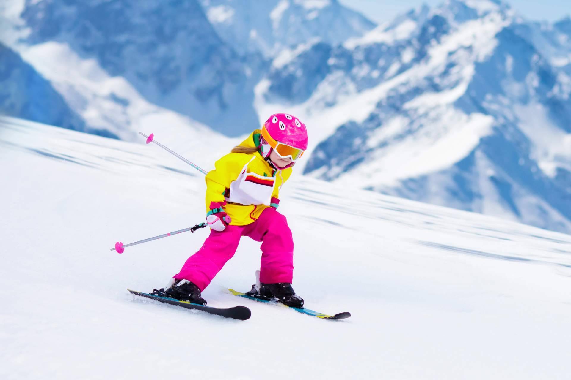En Sierra Nevada Adventure & Ski, alquiler de monos nieve para niños