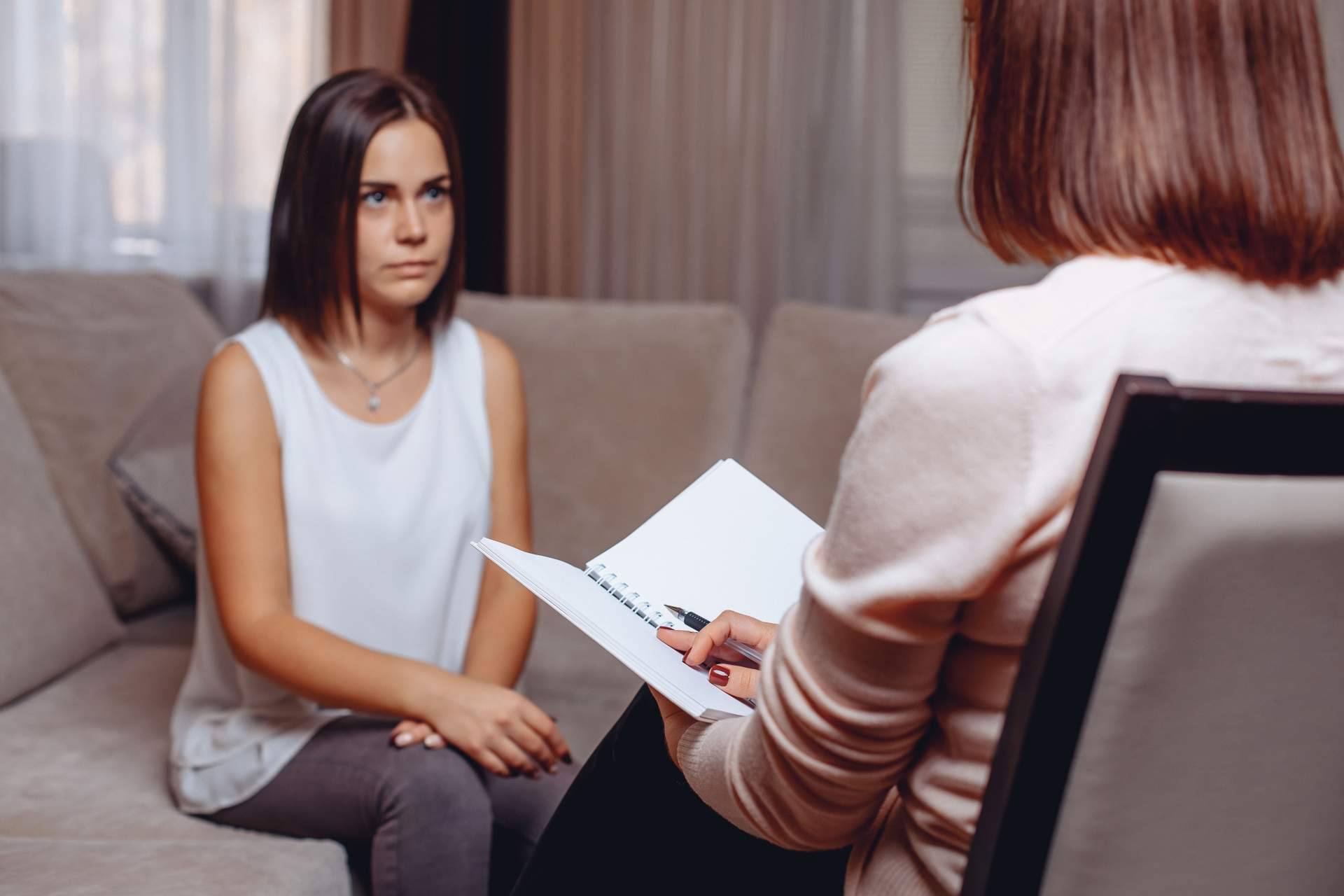 Talleres de desarrollo personal femenino y constelaciones familiares en Madrid
