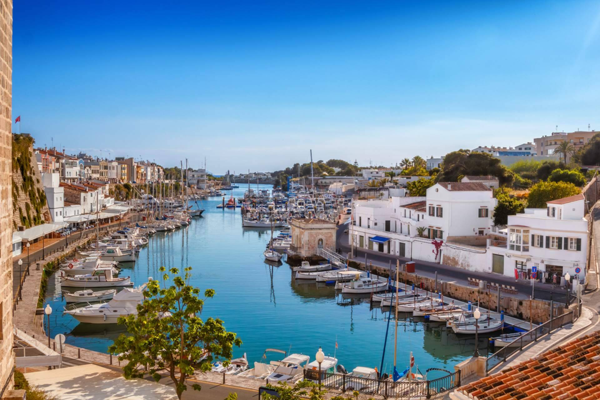 ¿Cuáles son los mejores meses para visitar Menorca?, según la empresa de alquiler de coches Minurka
