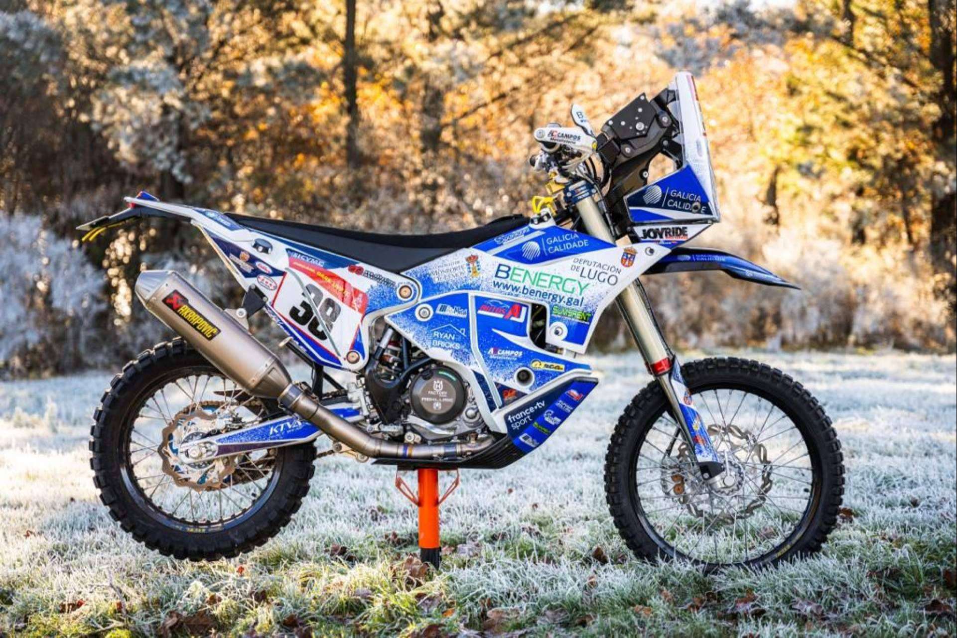 Servicios de ADHESIVOSEMBARRADOS en el Dakar 2024