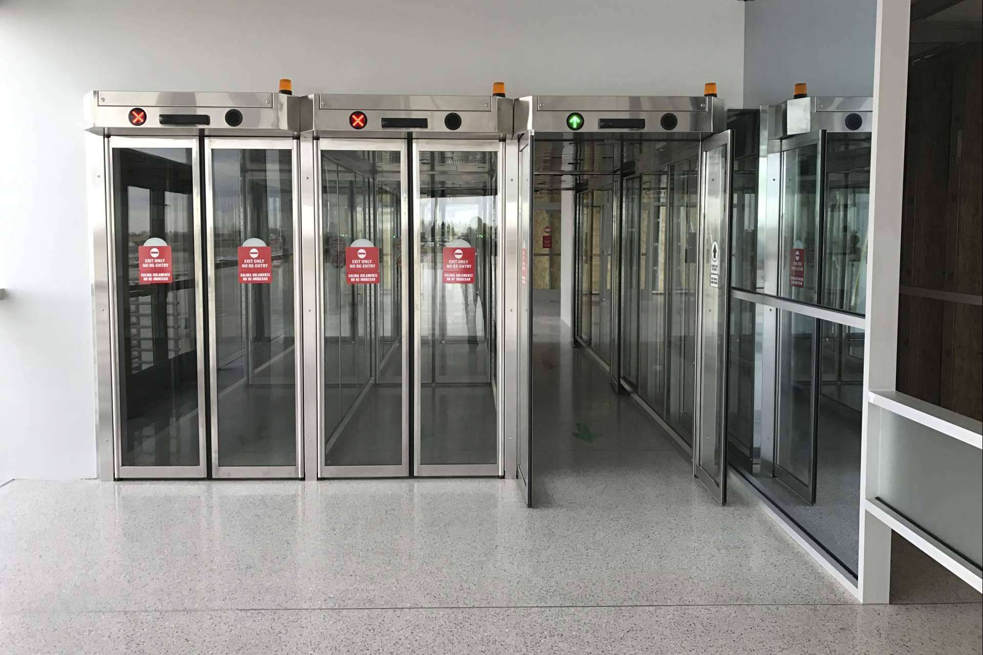 Pasillos antirretorno ASSA ABLOY