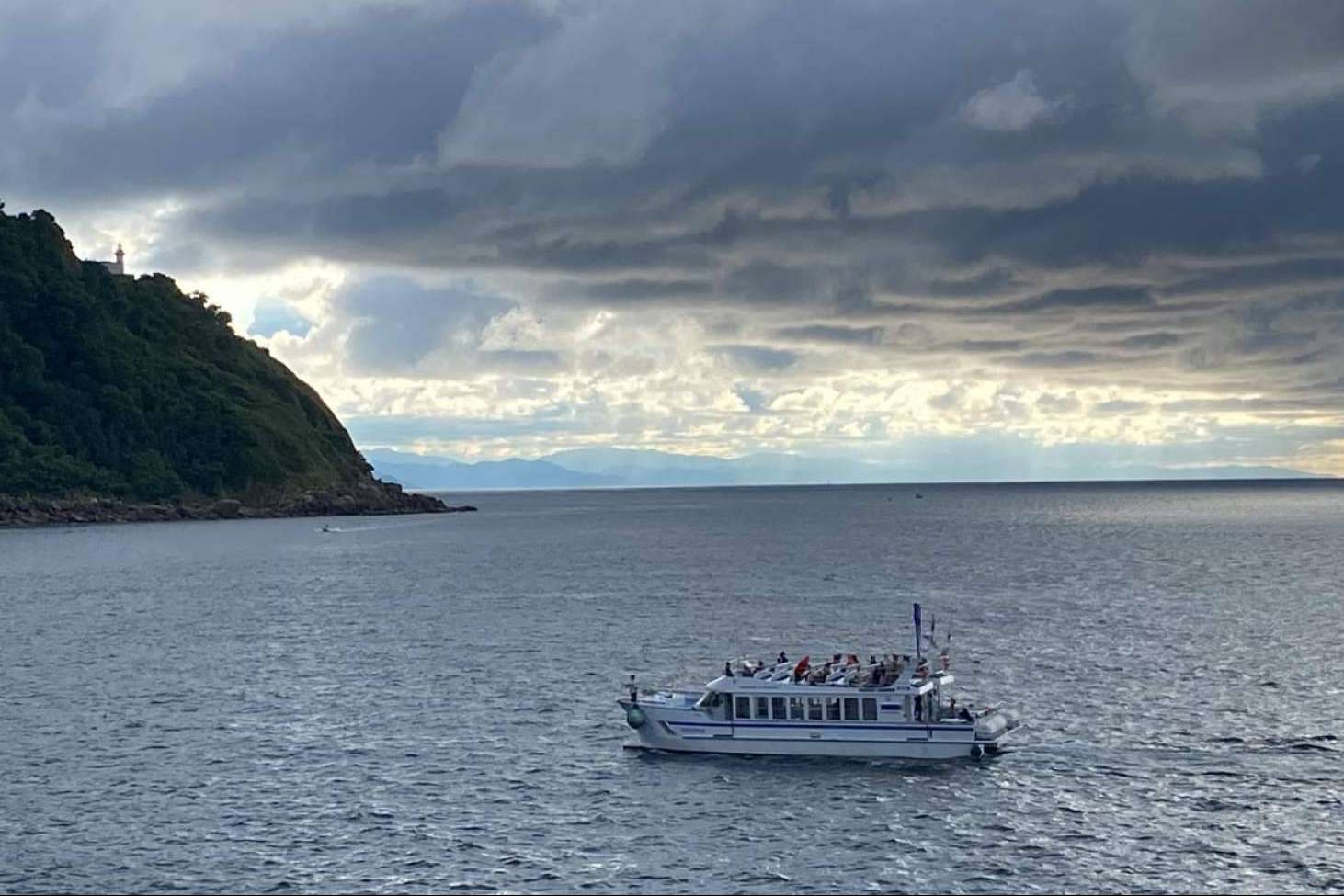 La contribución del catamarán Ciudad San Sebastián para reducir huella de carbono