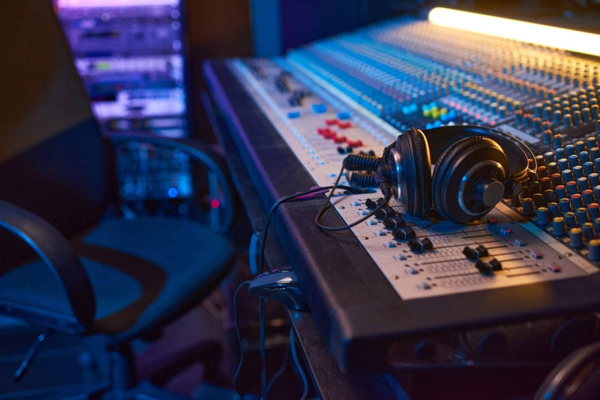 Los artistas con potencial pueden encontrar en CMMG una distribuidora musical sin obligaciones ni trampas
