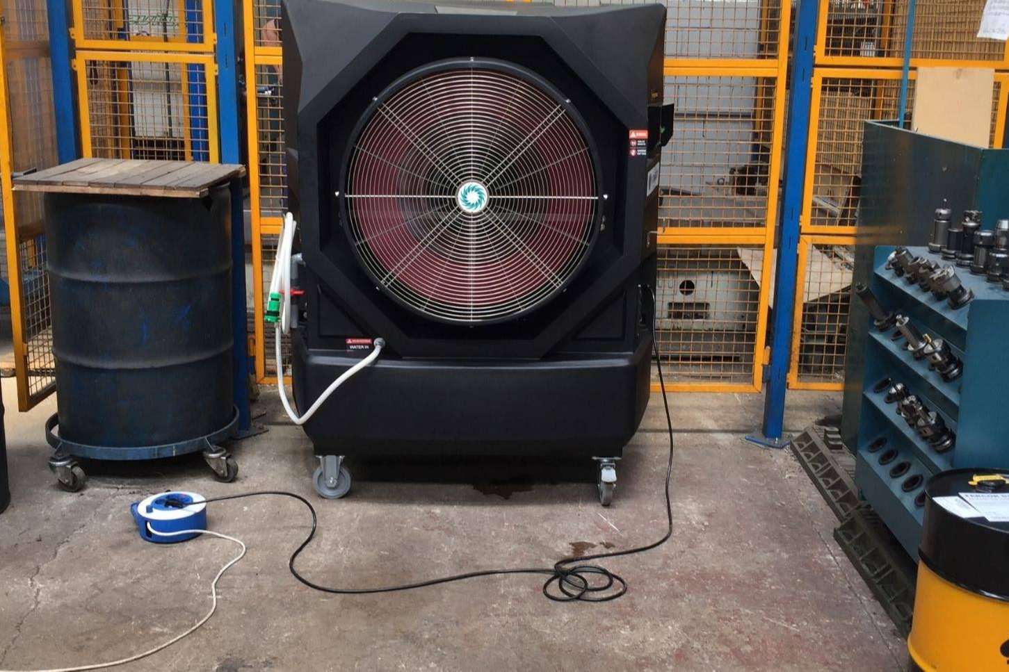 La empresa Esencial Cool ofrece equipos de climatización evaporativa portátil