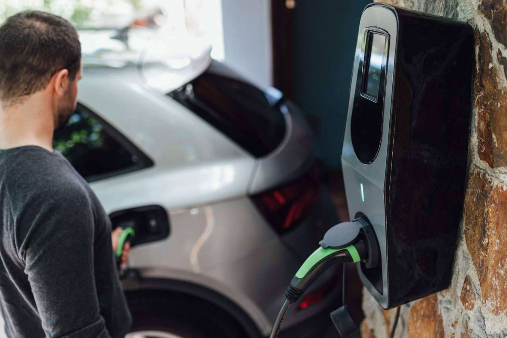 Instalación de punto de recarga para vehículos eléctricos de la mano de Ecotech