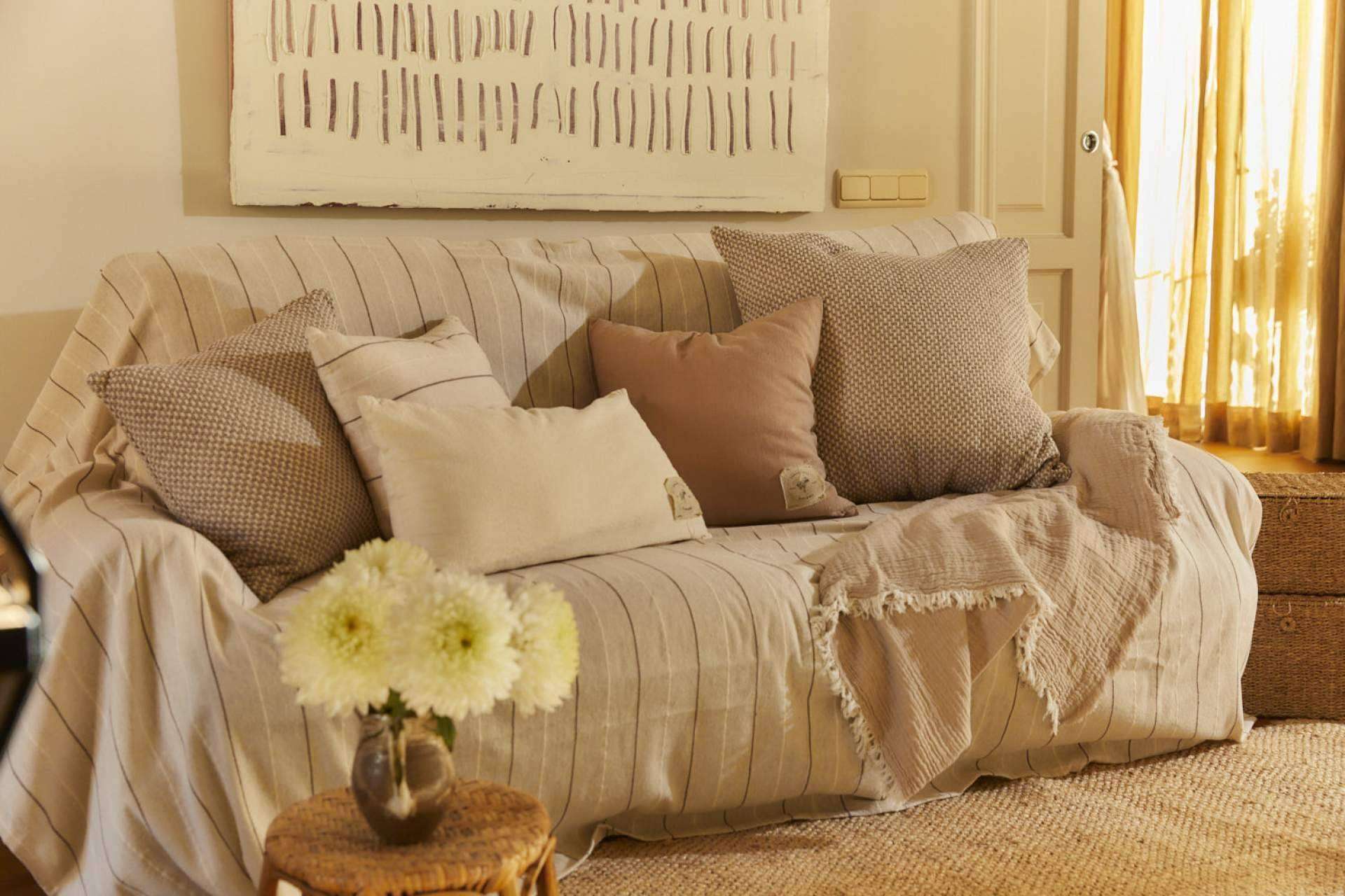 Dar un toque distintivo al salón gracias a los textiles de Calma House