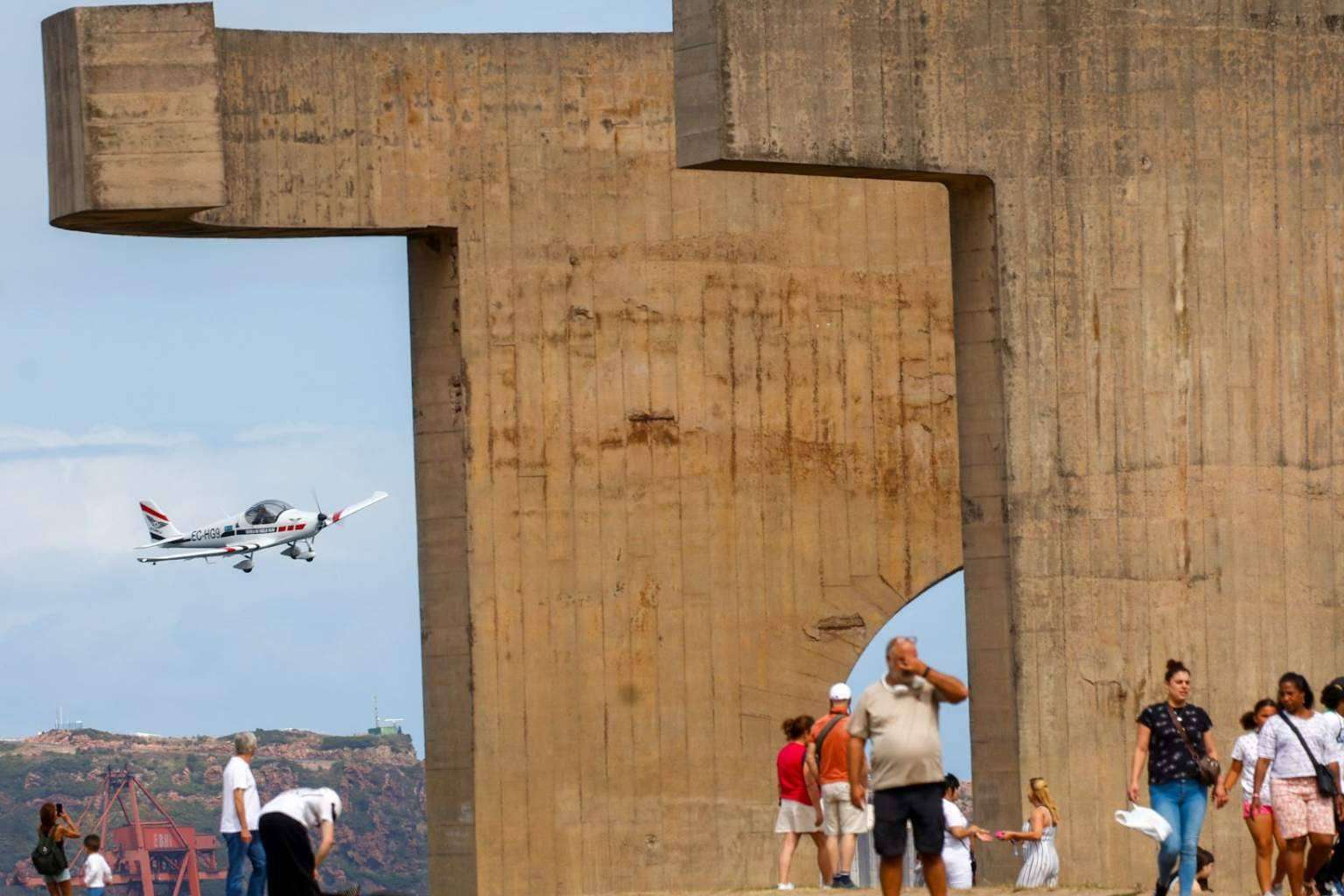 Sobrevolar los acantilados de la costa asturiana en un ultraligero con Asturfly