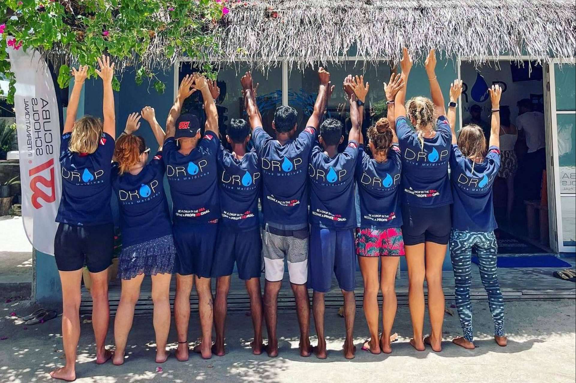 Disfrutar del paraíso de los tiburones con los paquetes de buceo en Rasdhoo y Fuvahmulah de Drop Dive Maldives