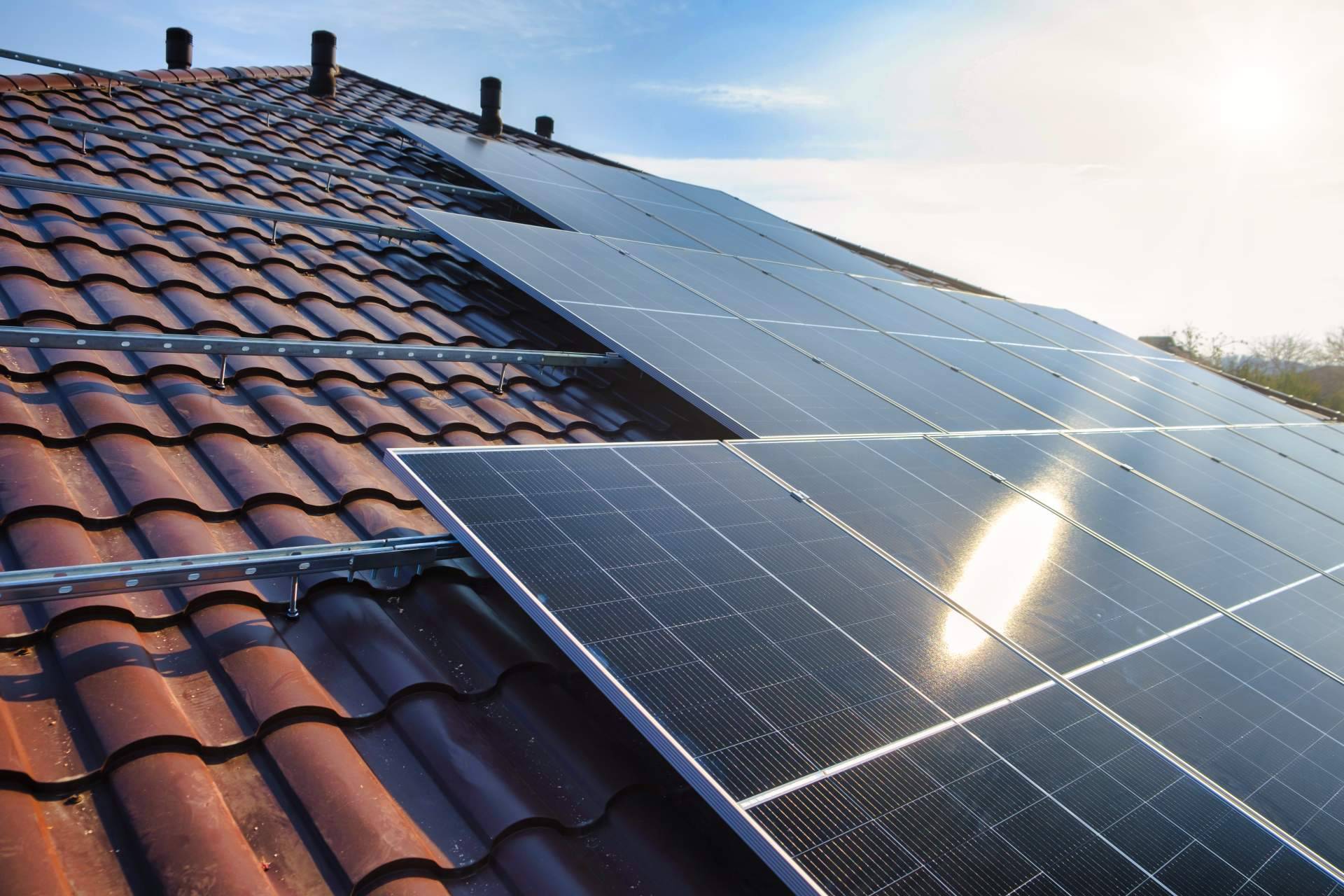 Cuadros solares, un elemento clave para la eficiencia y seguridad en instalaciones fotovoltaicas