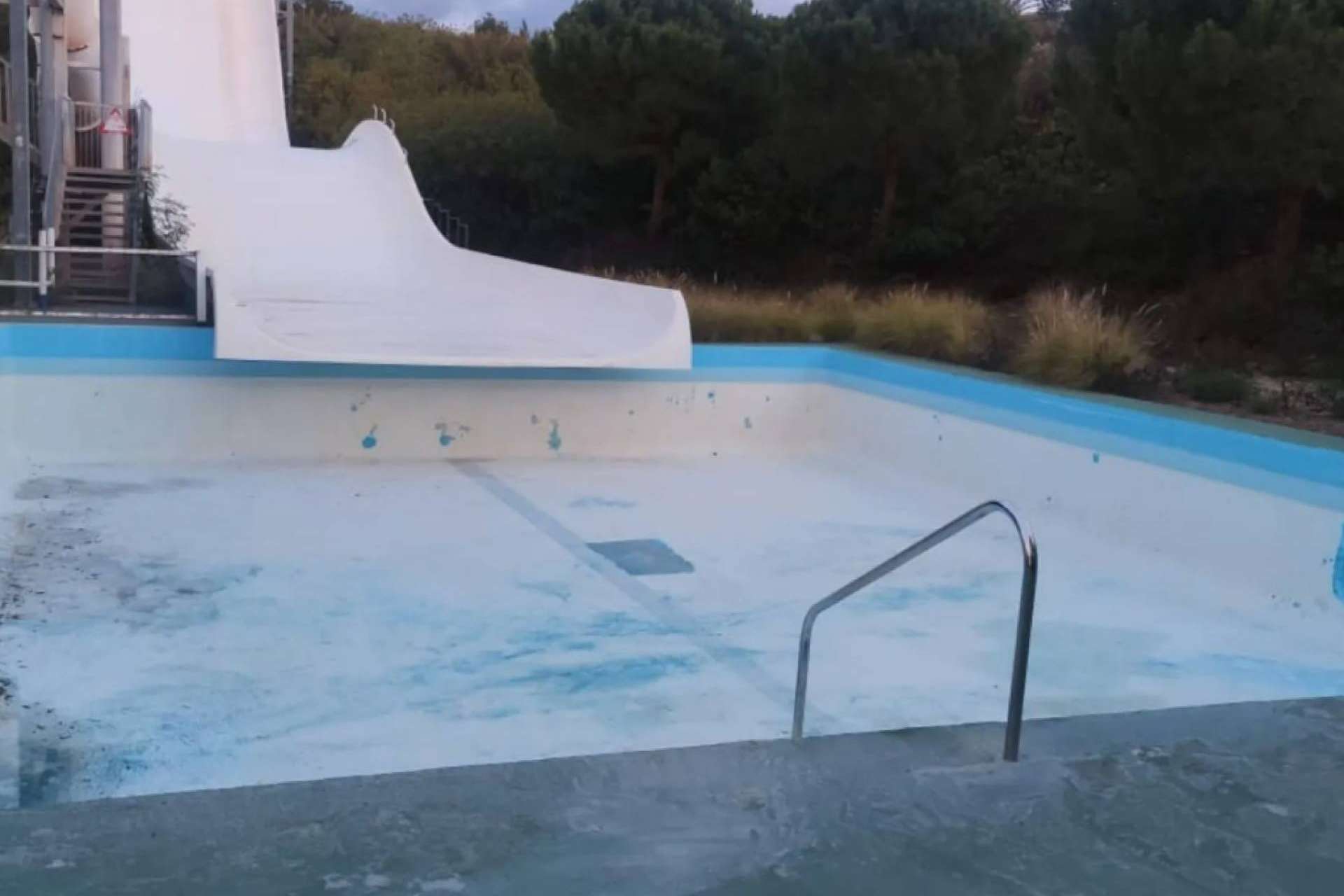 Galvañ Lacados combina eficacia y eficiencia ecológica en la limpieza de piscinas con vapor de alta presión