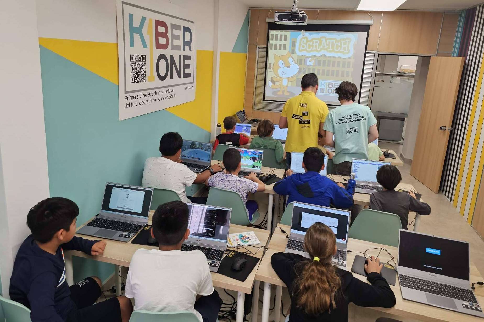 KIBERone ofrece formación para niños y adolescentes en capacidades de IT