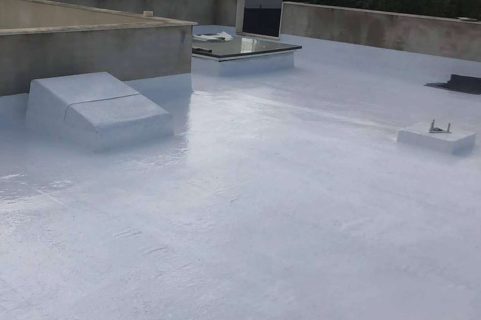 Hogar Seco ofrece servicios de impermeabilización de fachadas, cubiertas y terrazas en toda España