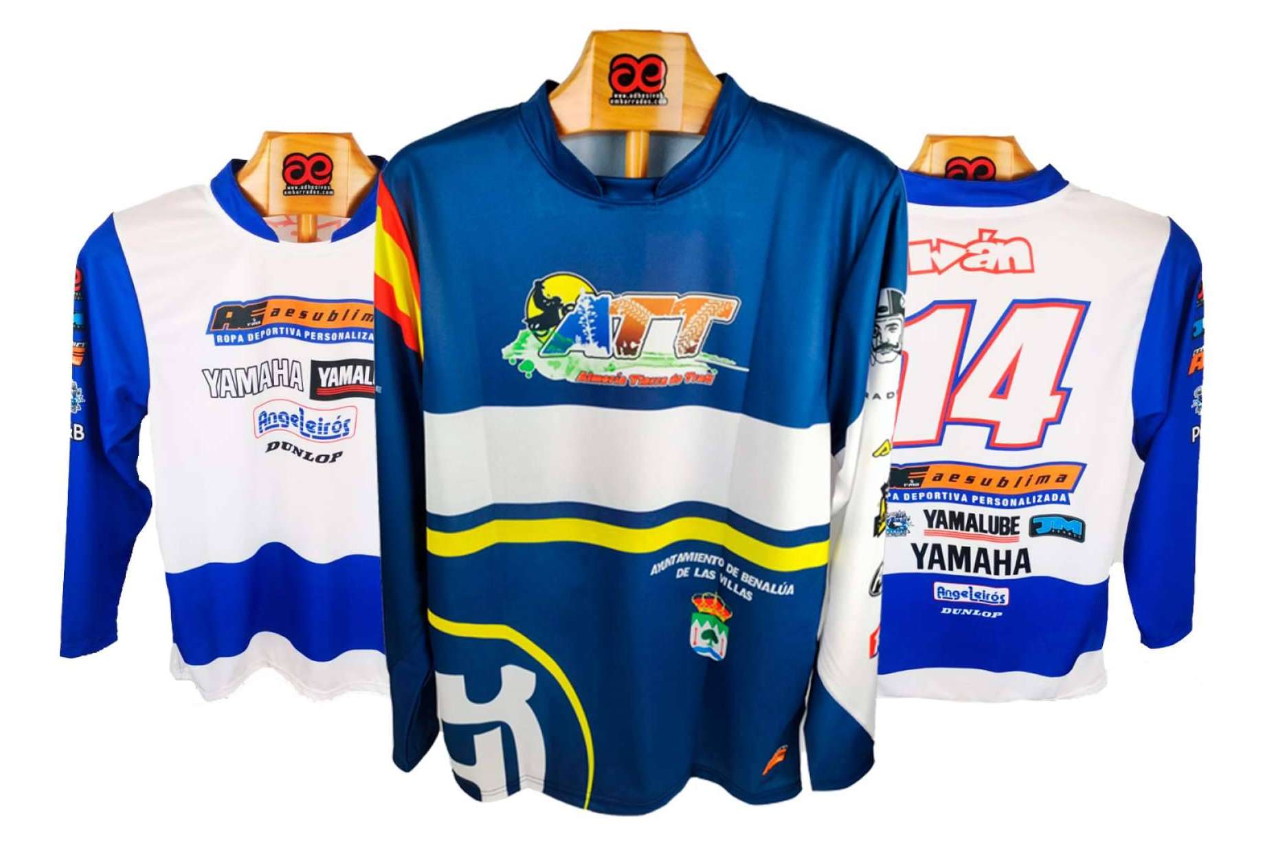 Ropa para moto a medida con ADHESIVOSEMBARRADOS