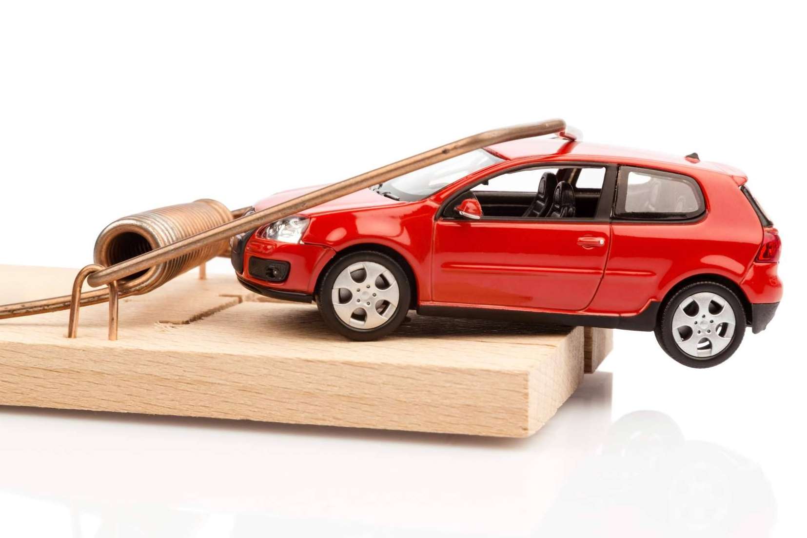 Cerciora analiza la incidencia del TAE en la financiación de coches